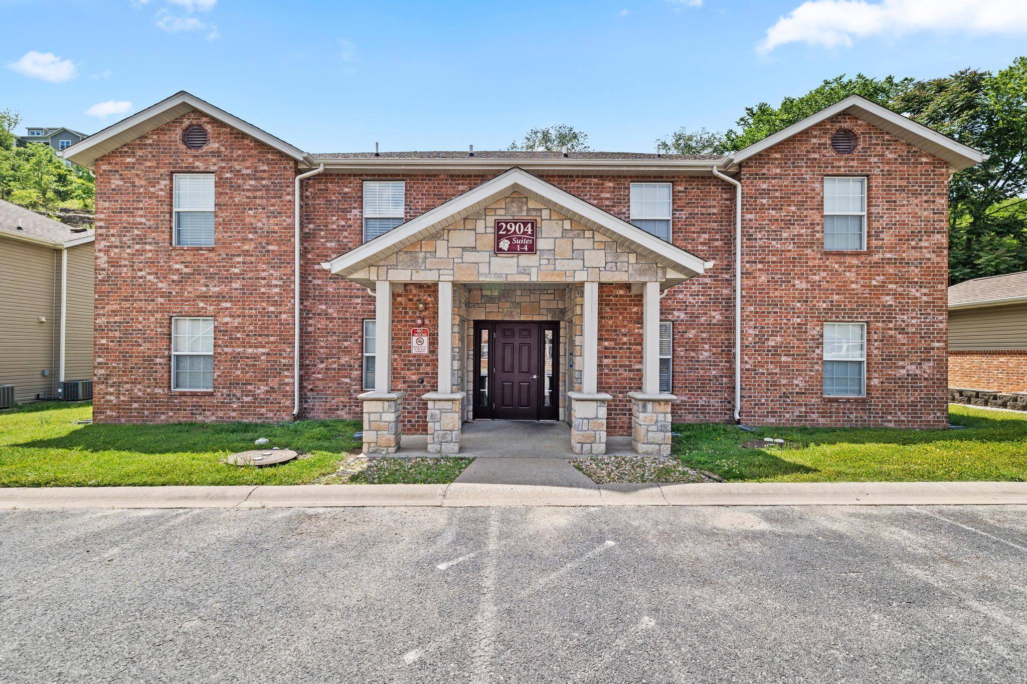 2904 Vineyards Pkwy #1, Branson, MO 65616