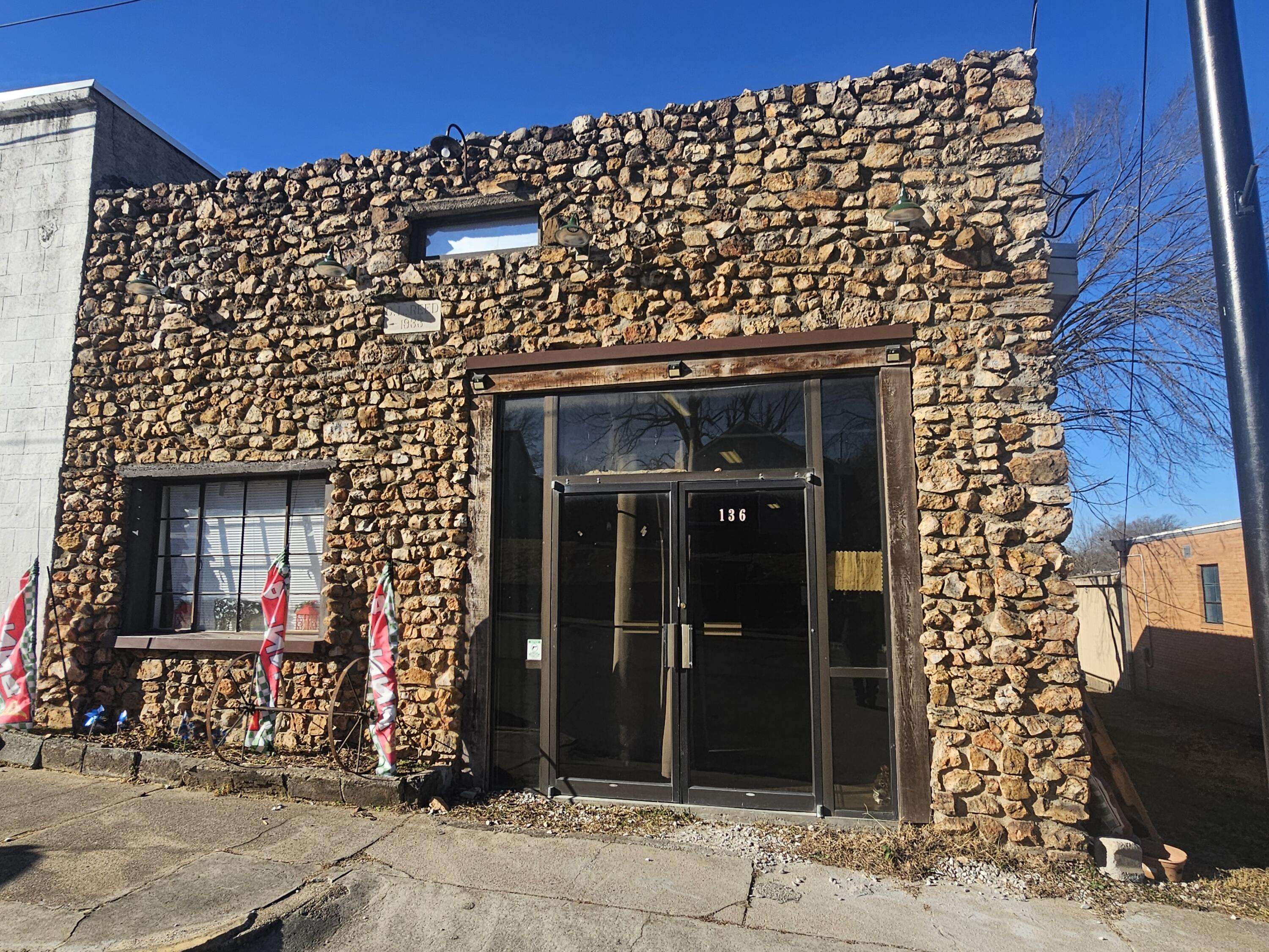 136 S Main ST, Granby, MO 64844