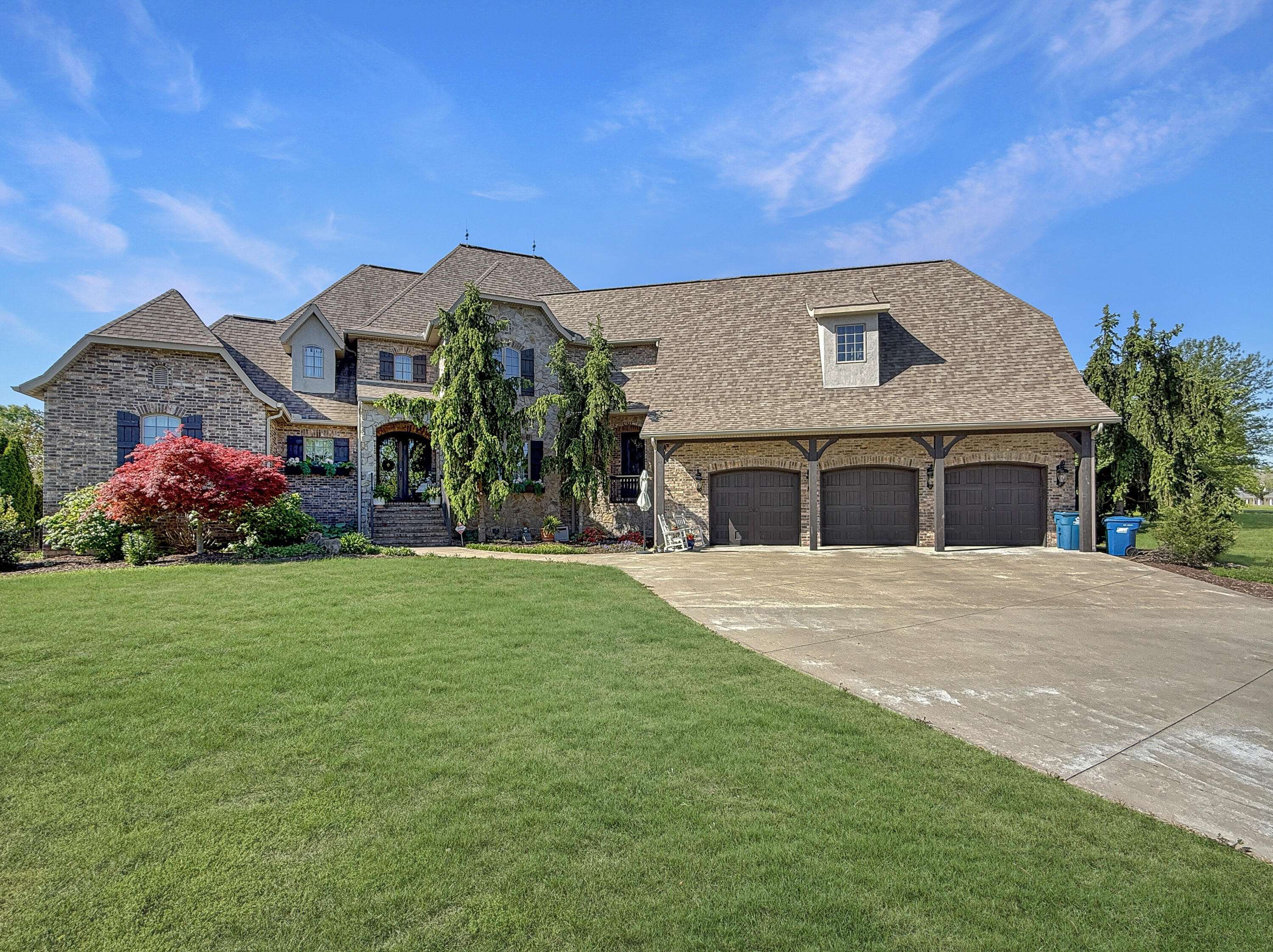 2000 Beau DR, Carthage, MO 64836