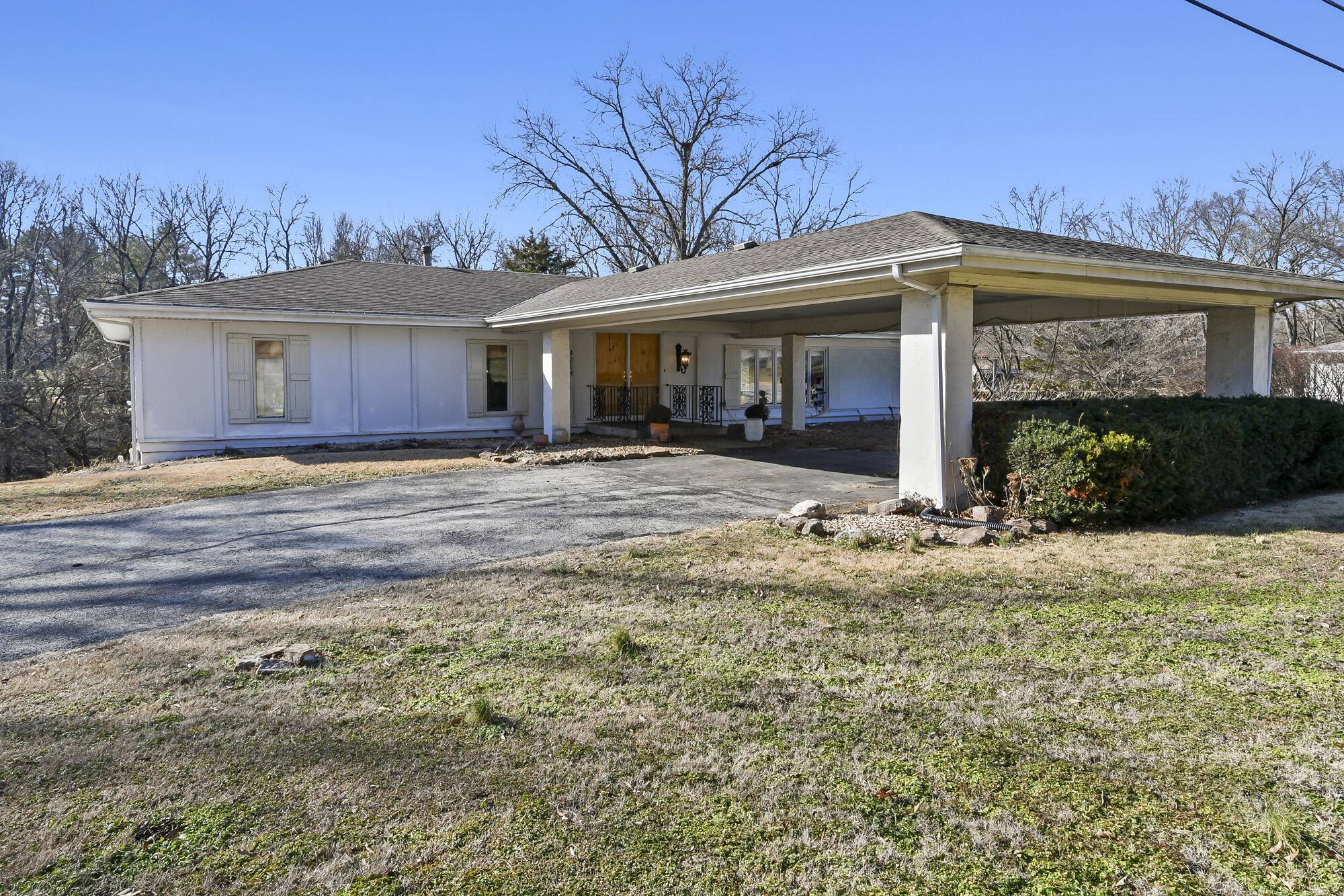 4254 E Ridgeview DR, Springfield, MO 65809