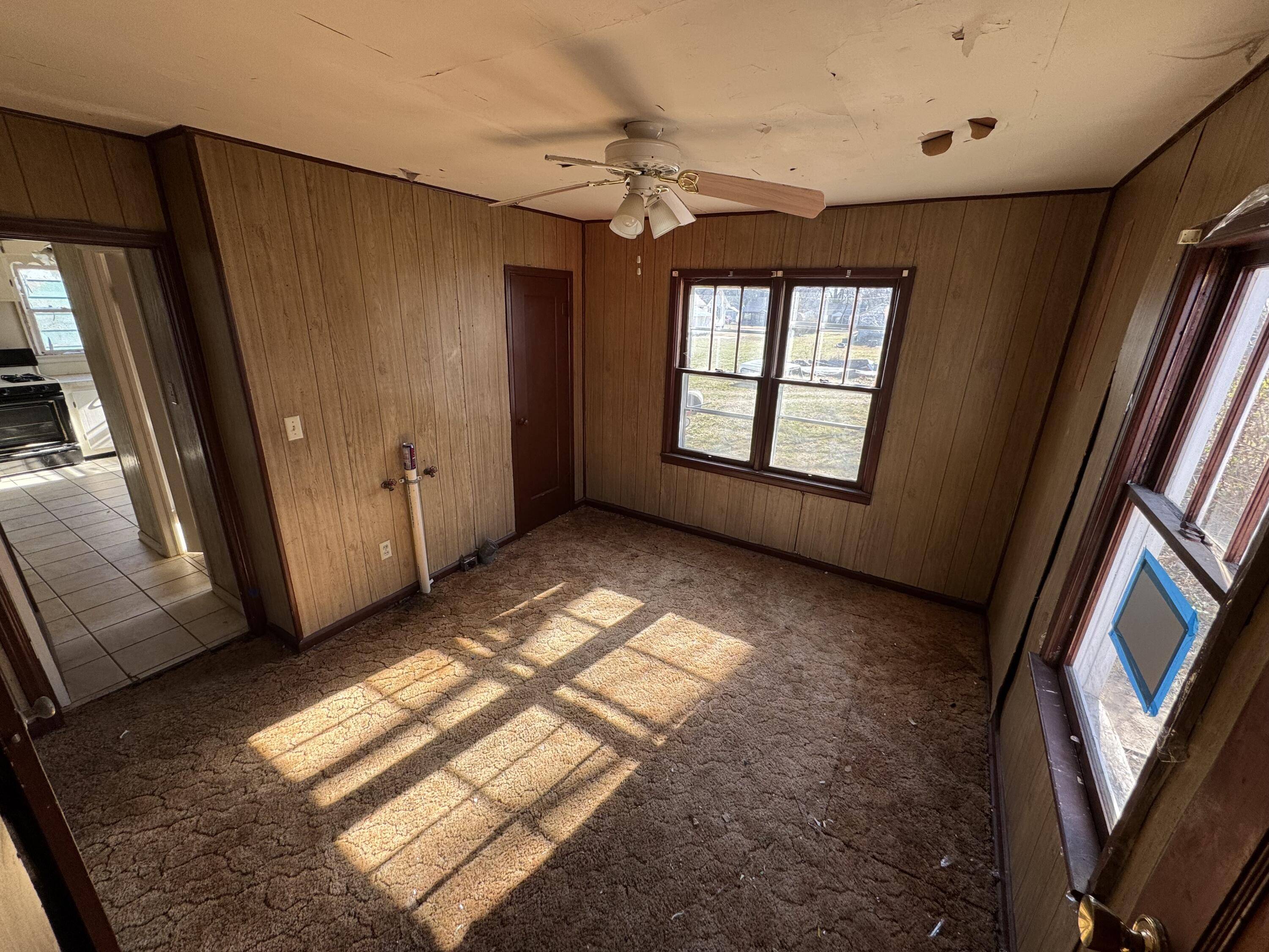 1638 E Florida ST, Springfield, MO 65803