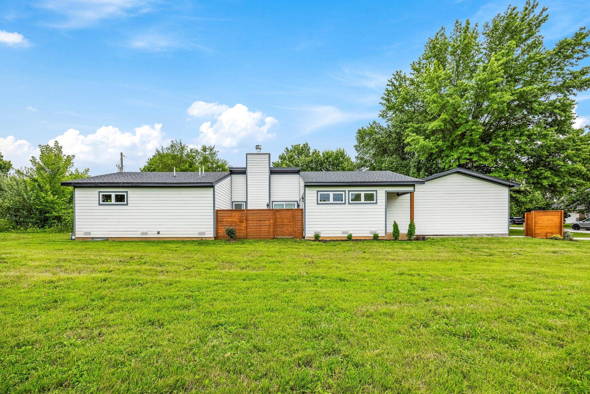 3481 W Moark ST, Springfield, MO 65810