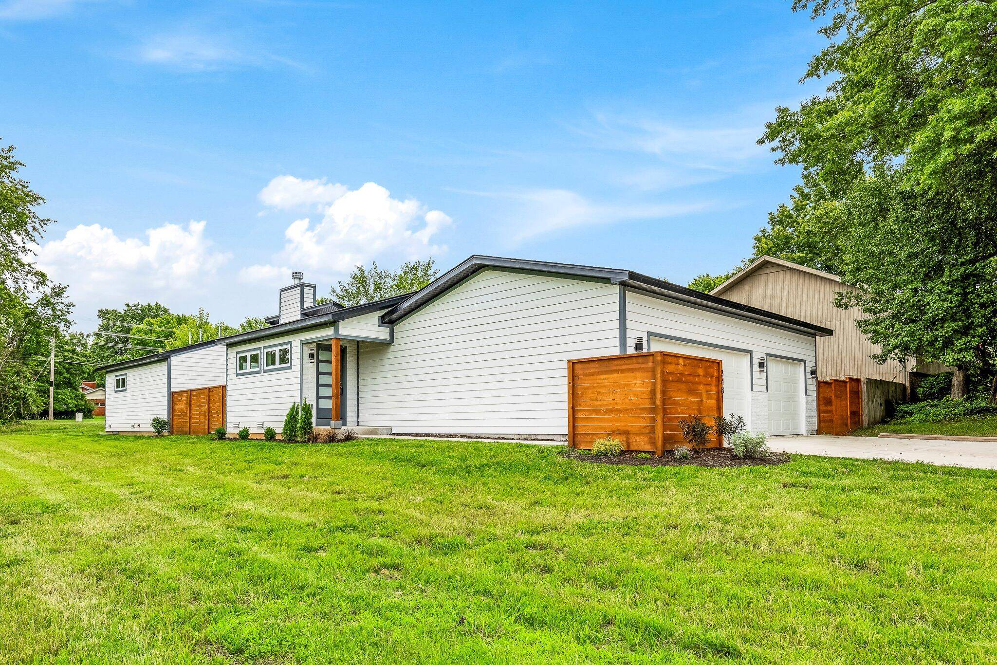 3481 W Moark ST, Springfield, MO 65810