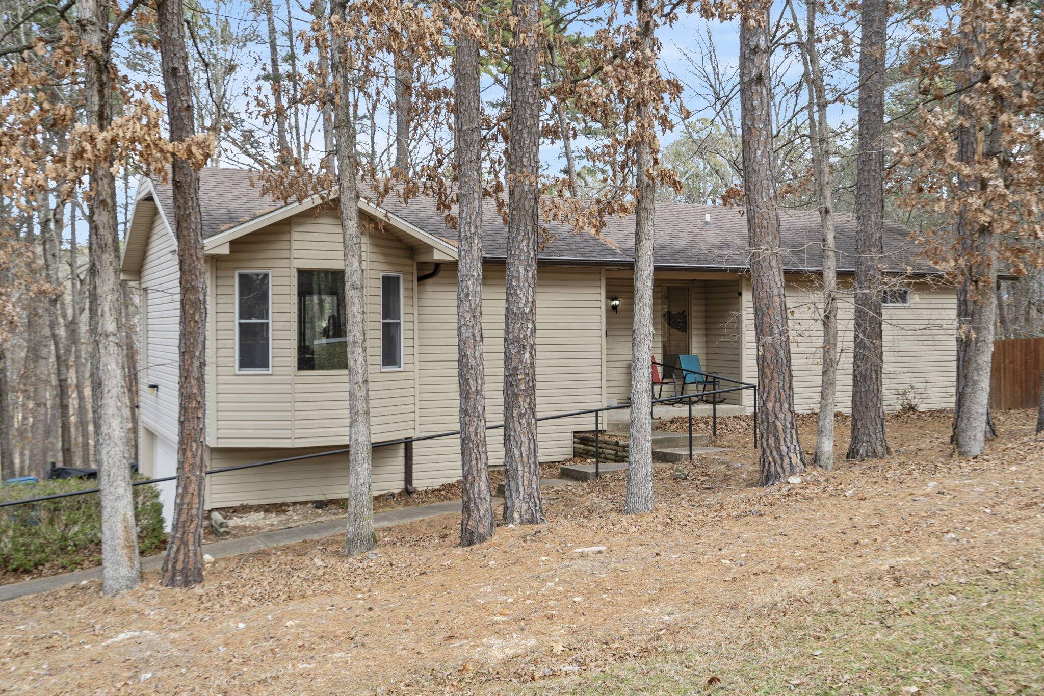 2 Ardley LN, Bella Vista, AR 72714