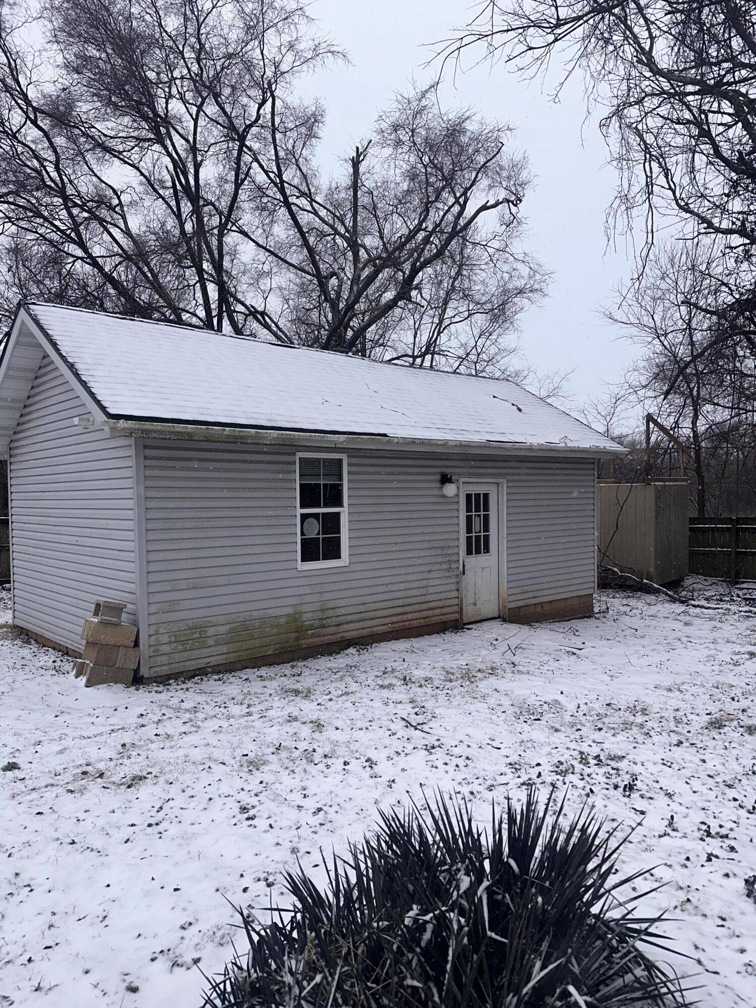 1105 S Overhill AVE, Springfield, MO 65802