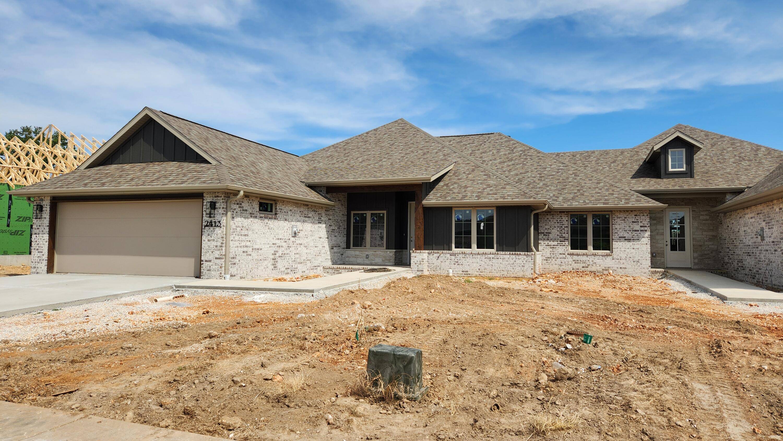 2413 E Swallow ST, Springfield, MO 65804