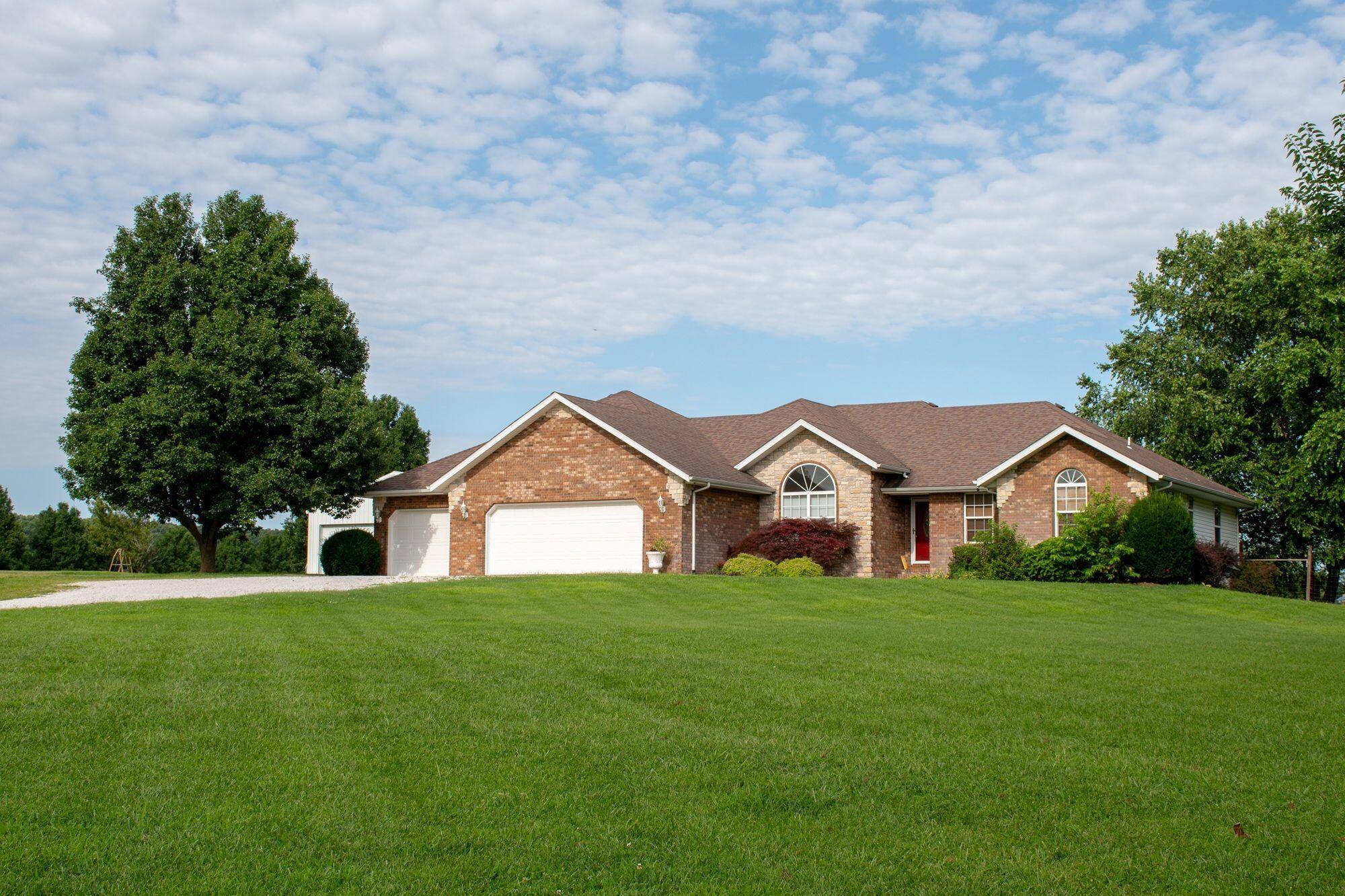 605 Moon Valley RD, Ozark, MO 65721