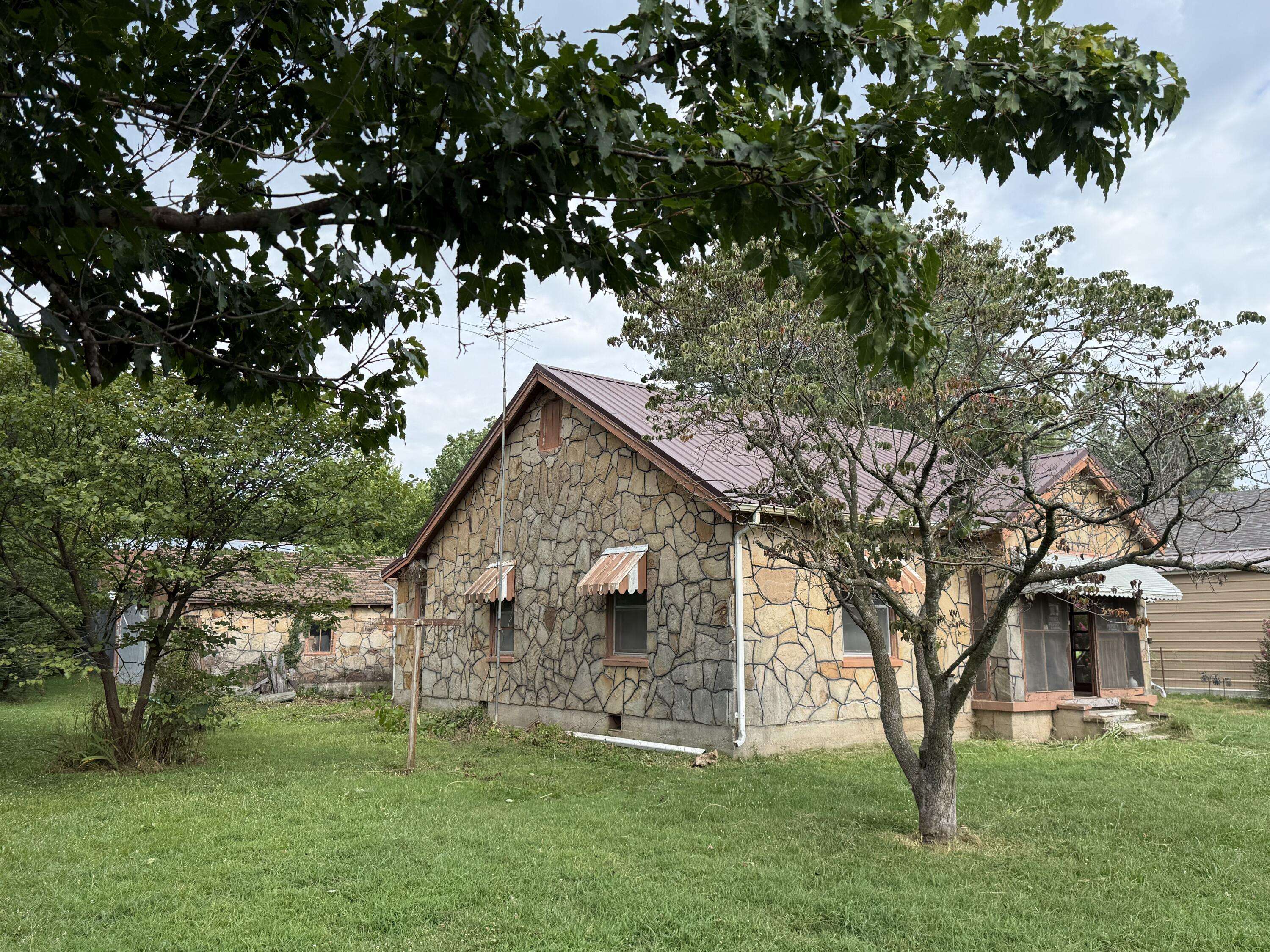 407 S College AVE, Marionville, MO 65705