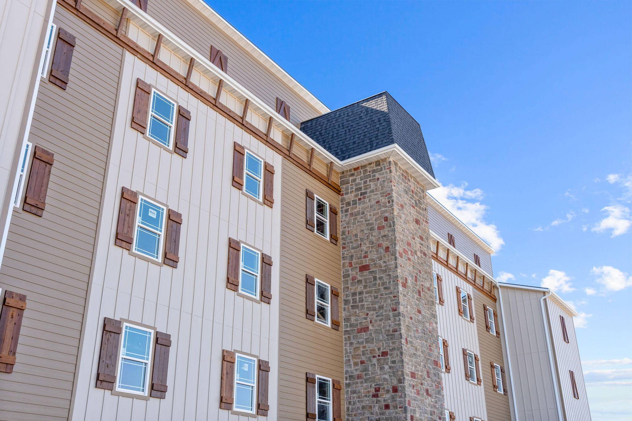 88 Towers Aly Unit #204, Kimberling City, MO 65686