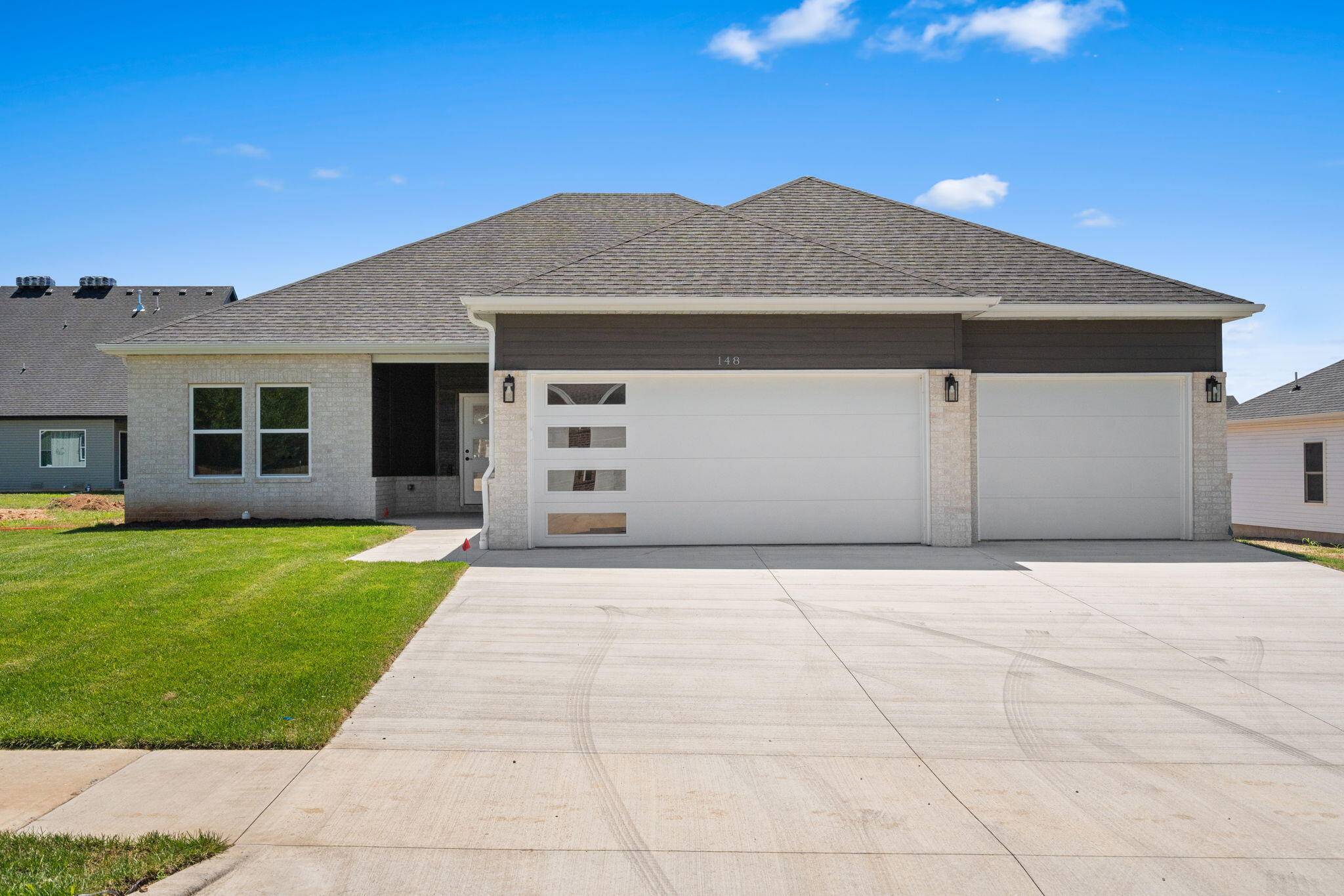 148 E Kelce LN, Republic, MO 65738