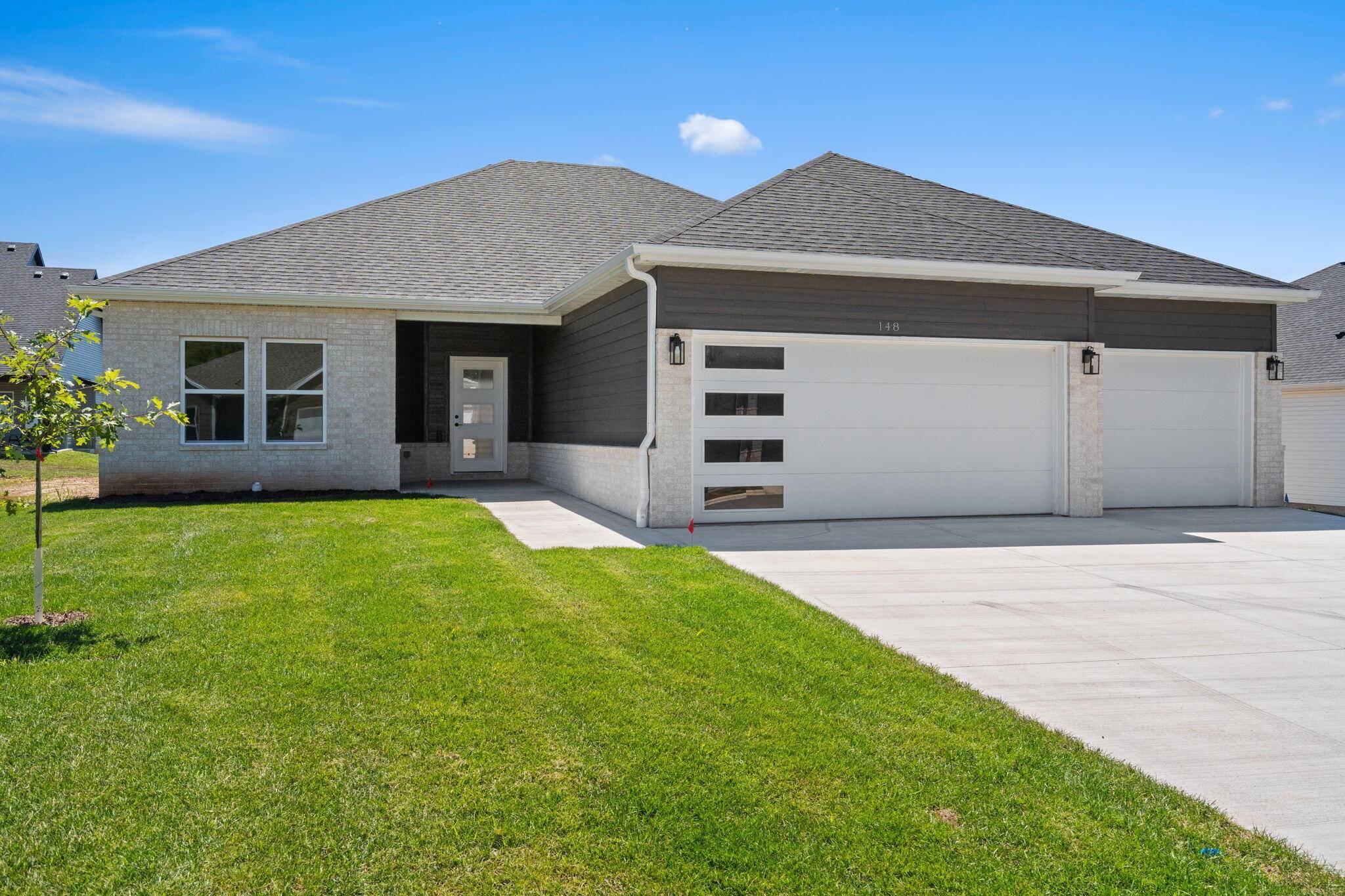 148 E Kelce LN, Republic, MO 65738