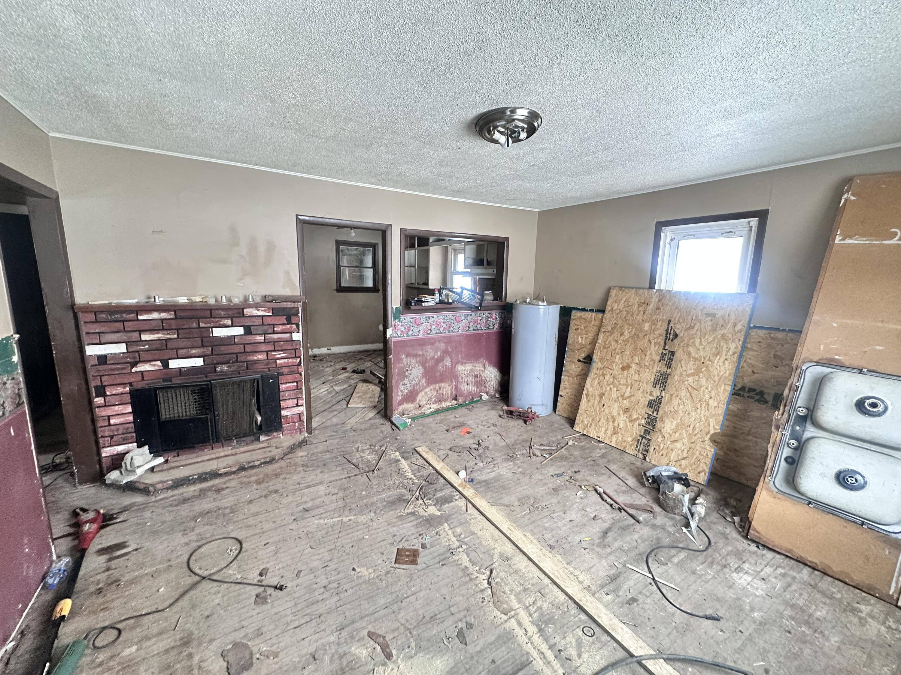 210 W Ash ST, Verona, MO 65769
