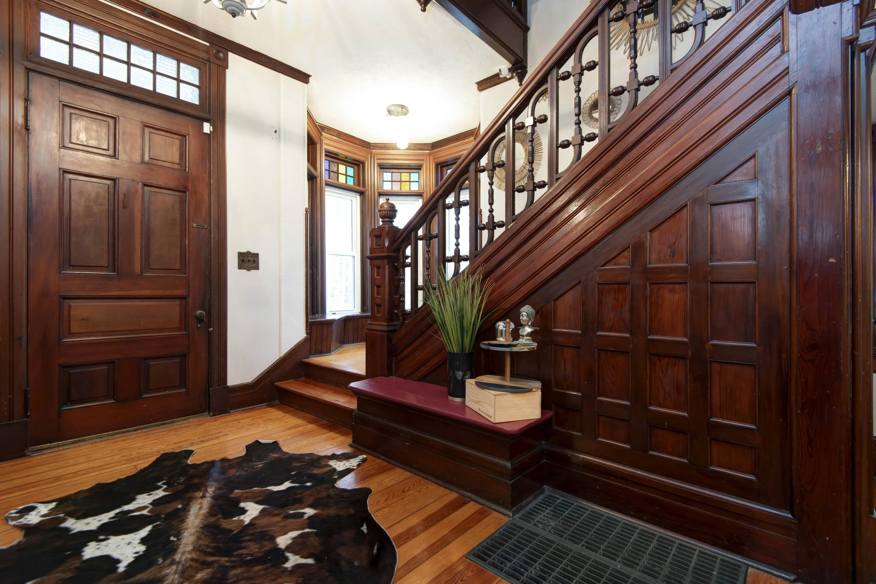 1435 E Walnut ST, Springfield, MO 65802