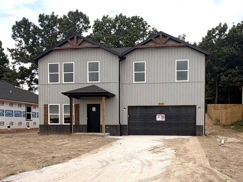 939 Holstein LN, Marshfield, MO 65706