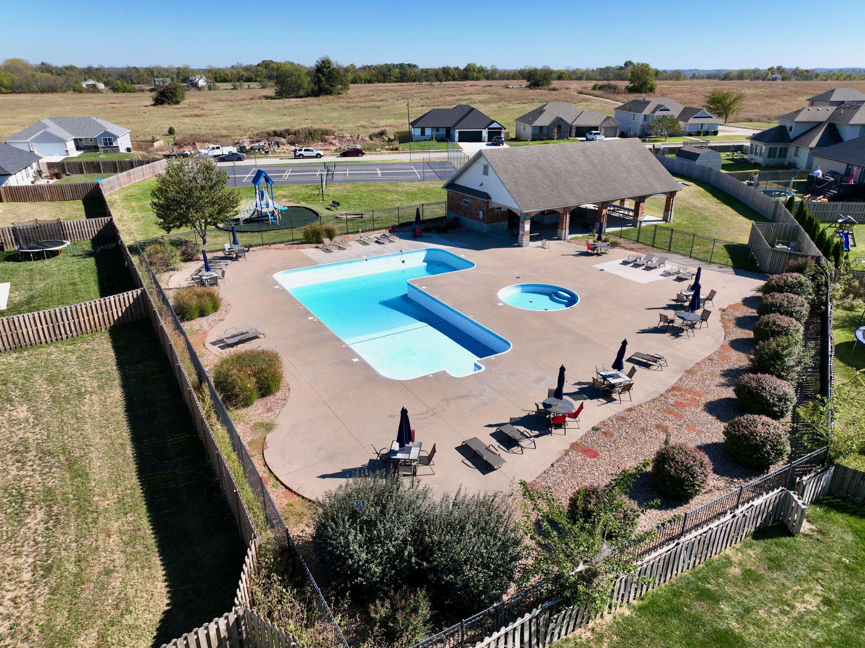 992 S Stonewall RD, Republic, MO 65738