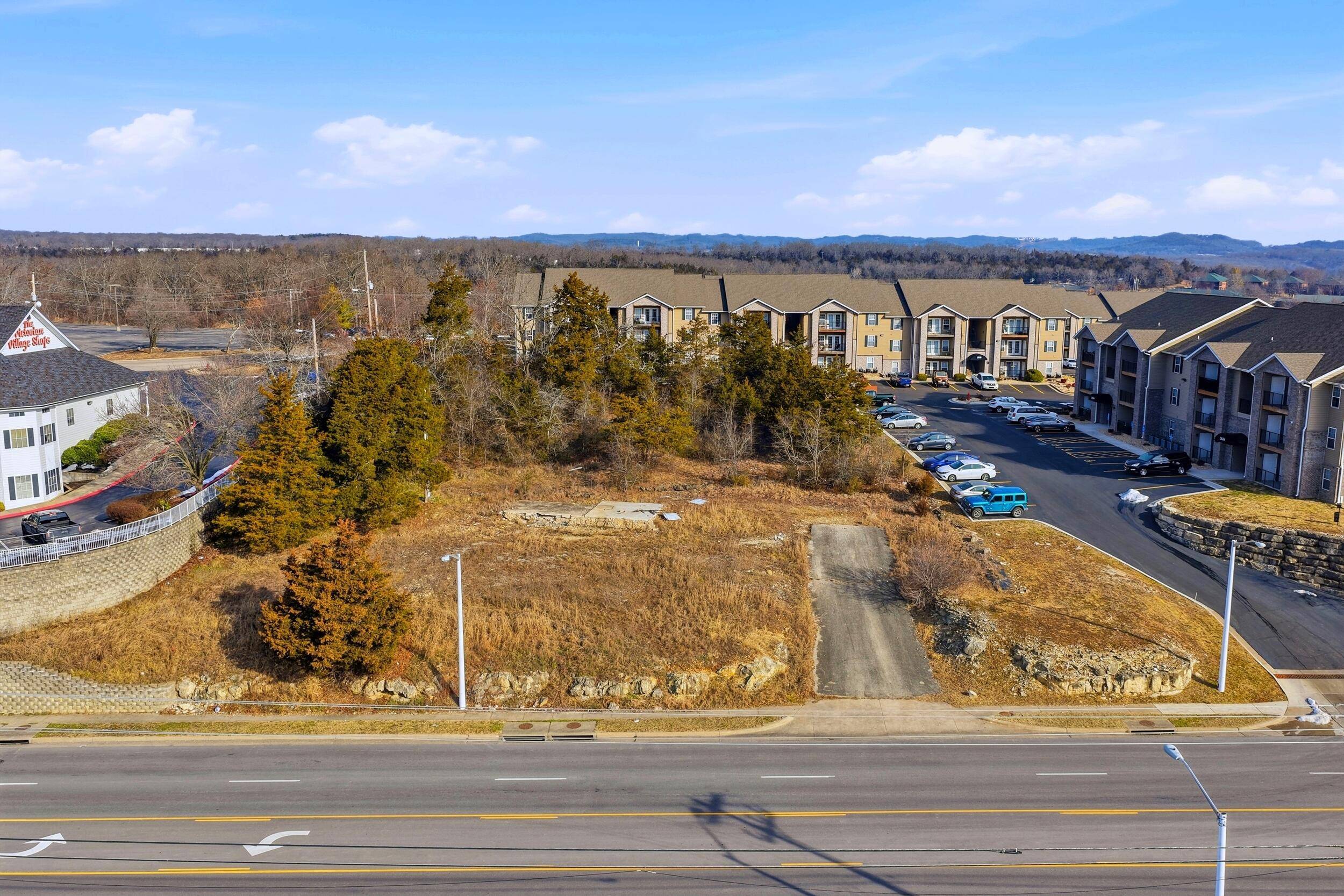 2924 Shepherd Of The Hills Expwy, Branson, MO 65616