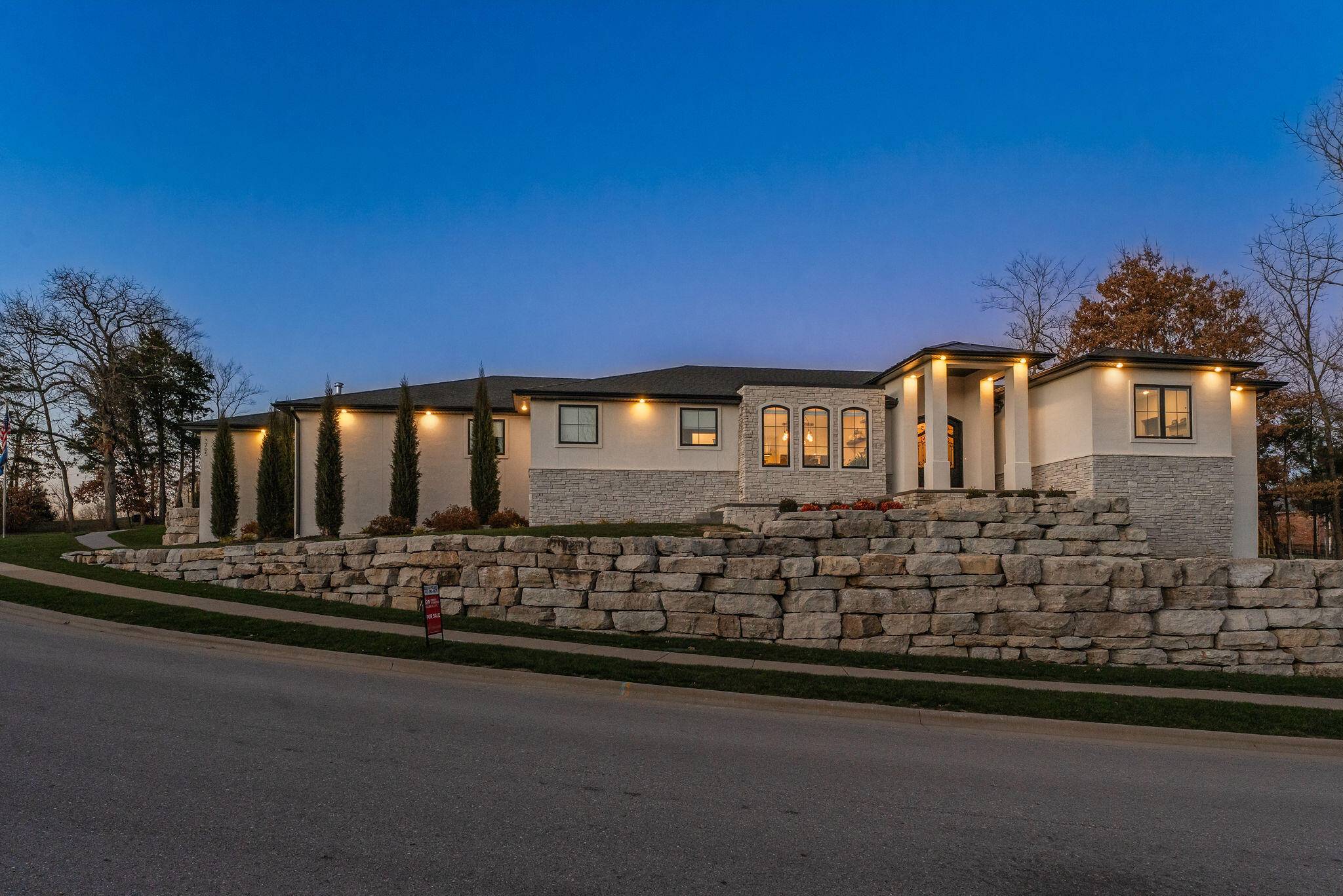 3705 E Cypress ST, Springfield, MO 65802