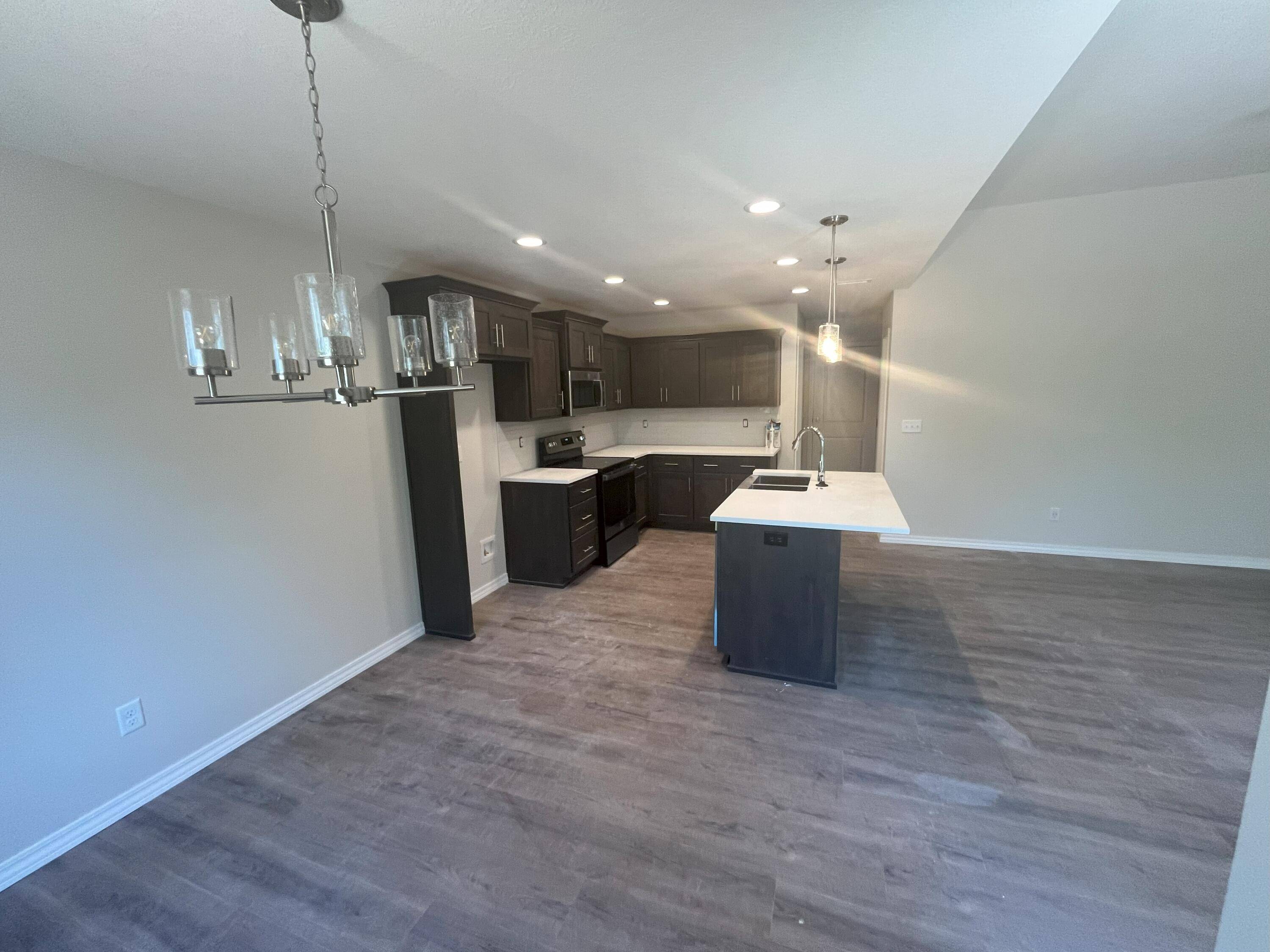 4377 W Skyler DR, Springfield, MO 65802