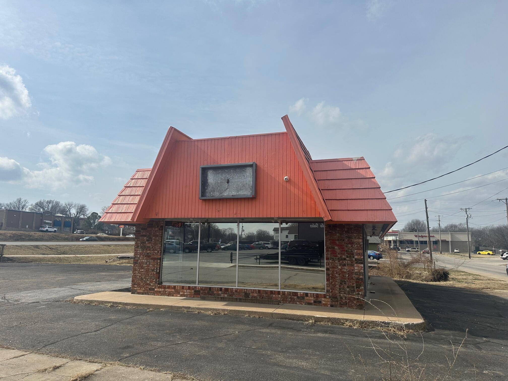 402 S Jefferson ST, Webb City, MO 64870