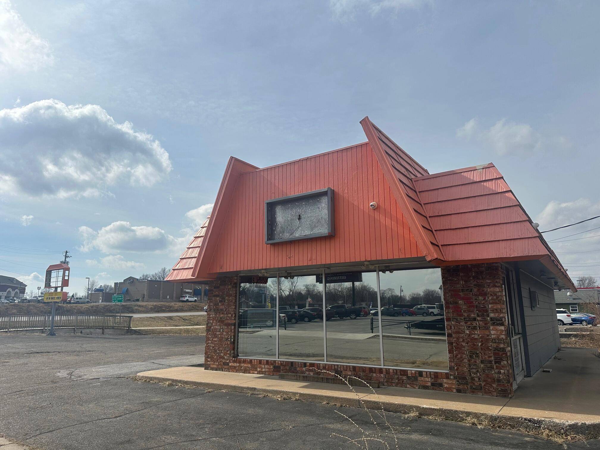 402 S Jefferson ST, Webb City, MO 64870
