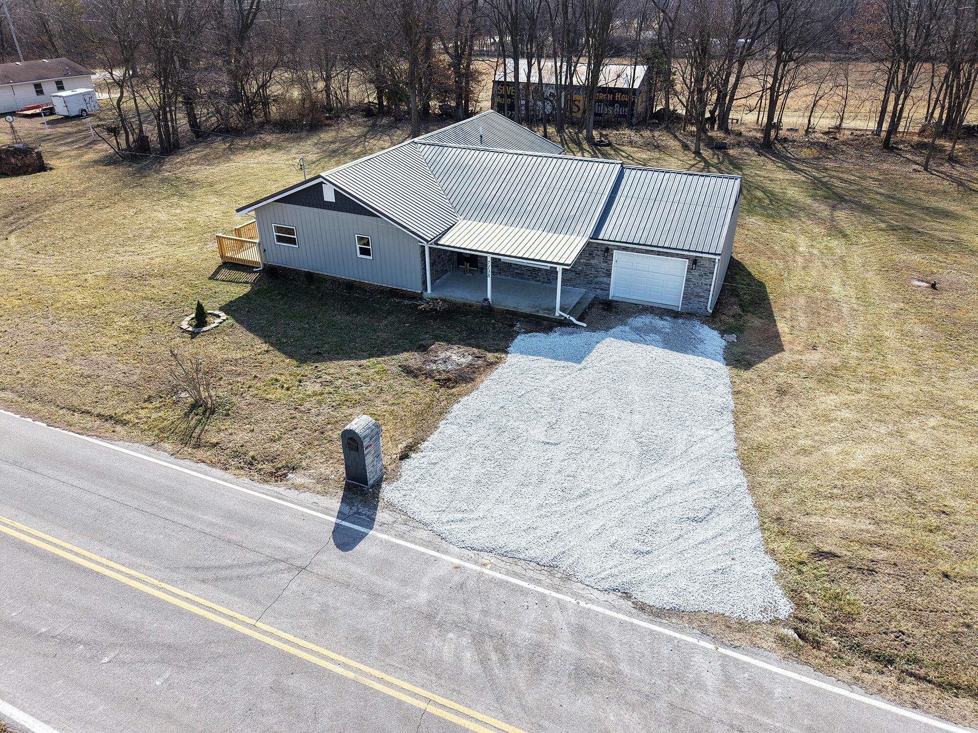 7138 W Farm Rd 136, Springfield, MO 65802