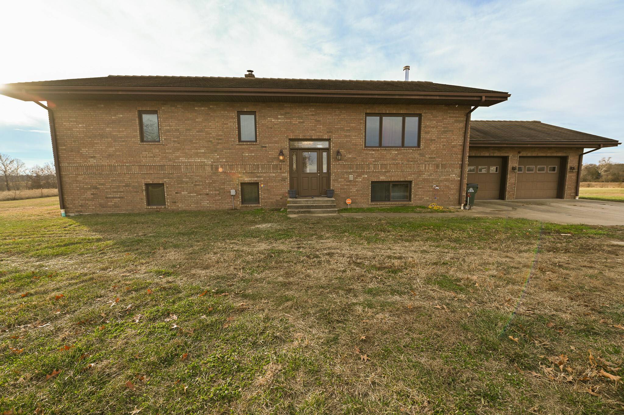 27668 E Katy Track RD, Walker, MO 64790