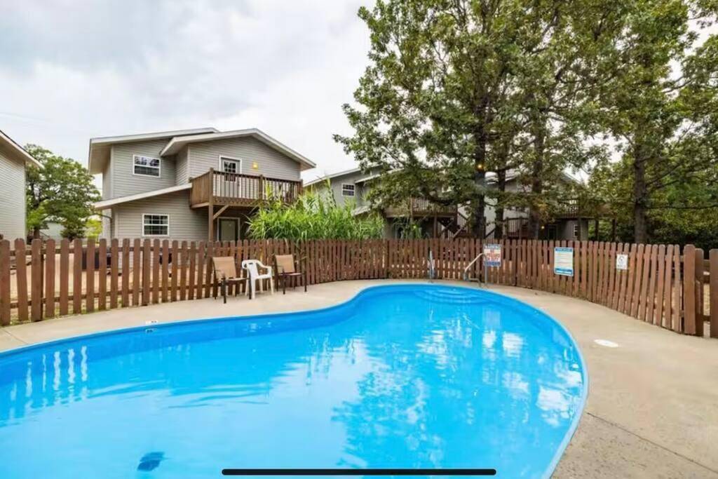 48 Timber Oaks TRL #A, Branson, MO 65615