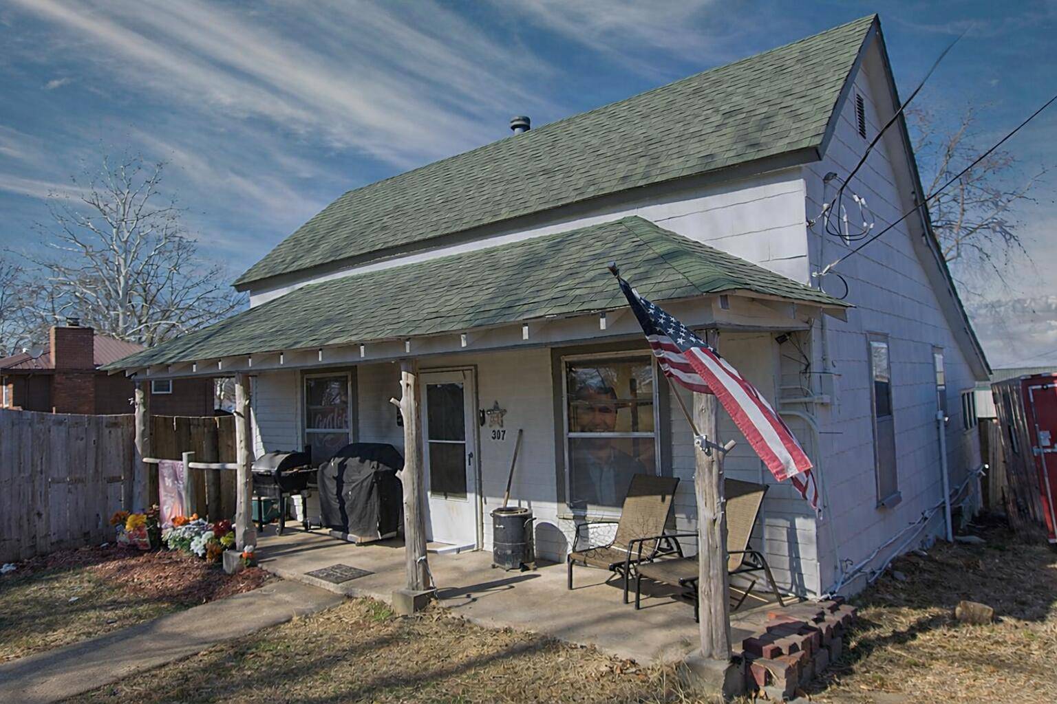 307 E Logan ST, Jerico Springs, MO 64756