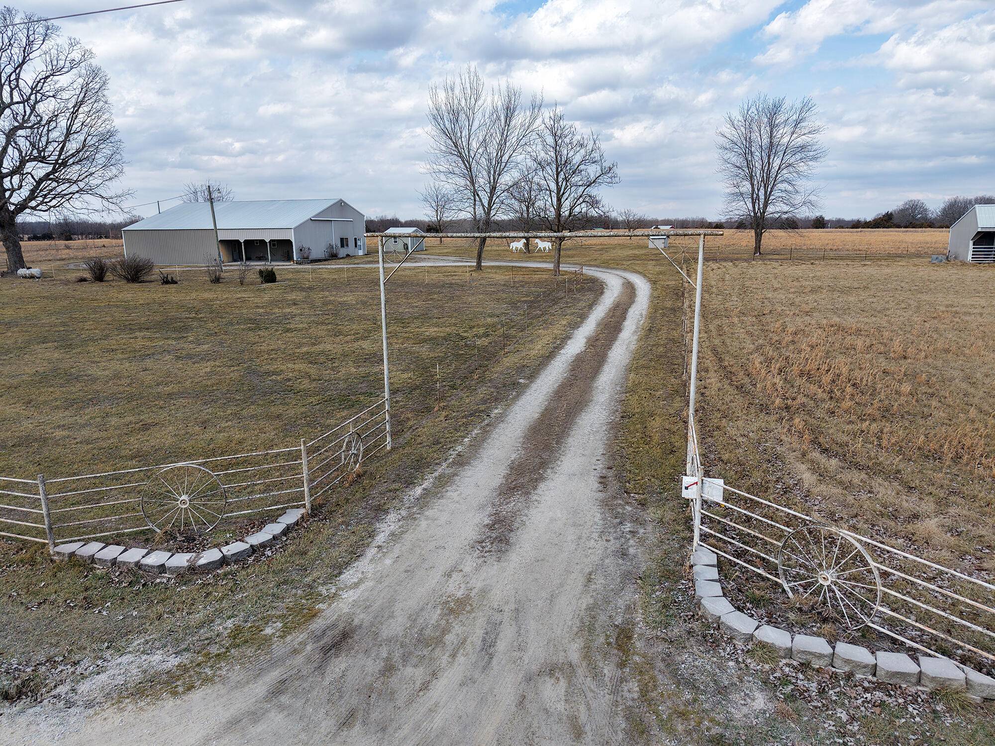 491 Sparrowhawk RD, Fordland, MO 65652