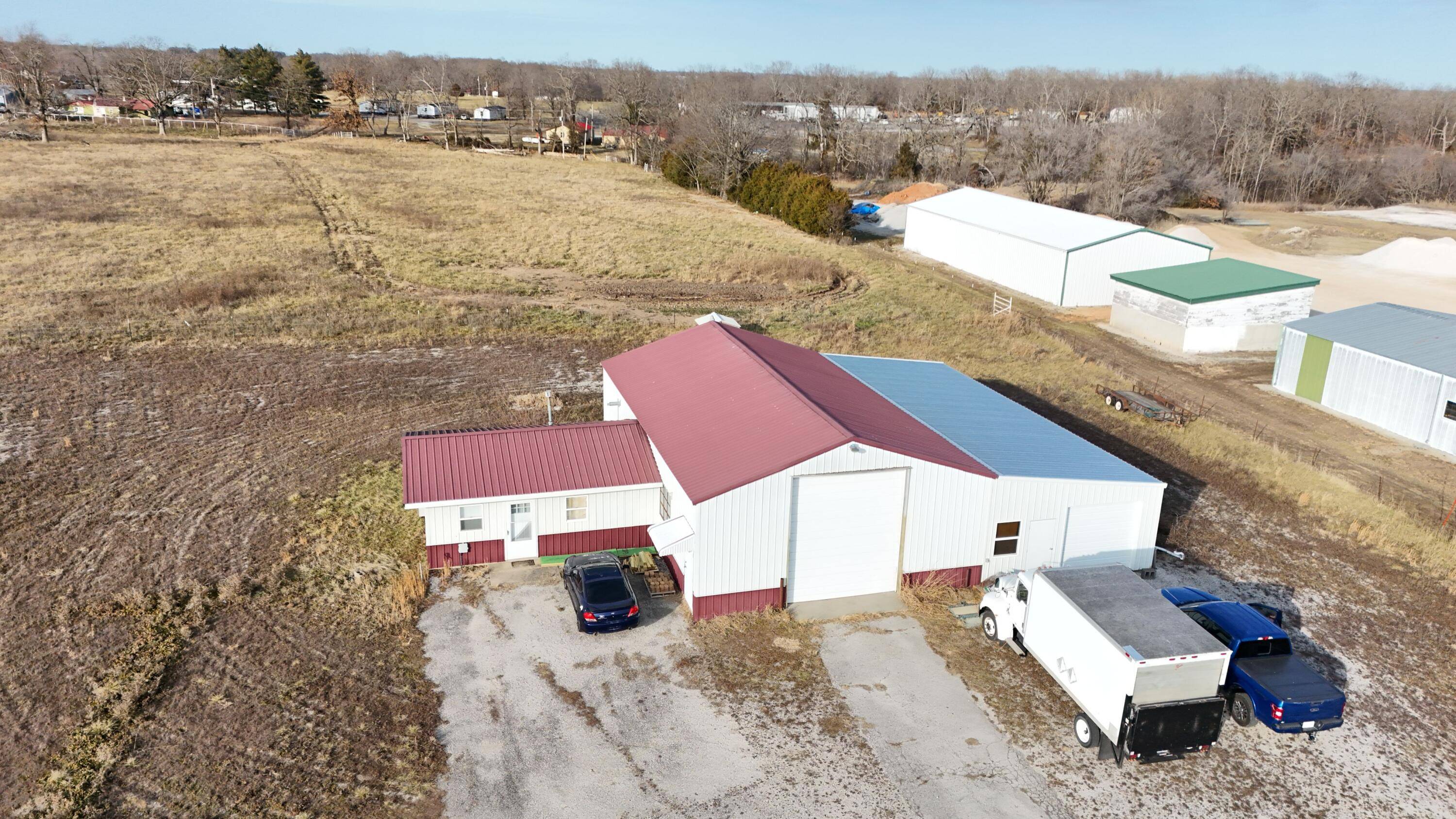 10088 Farm Road 2160, Cassville, MO 65625