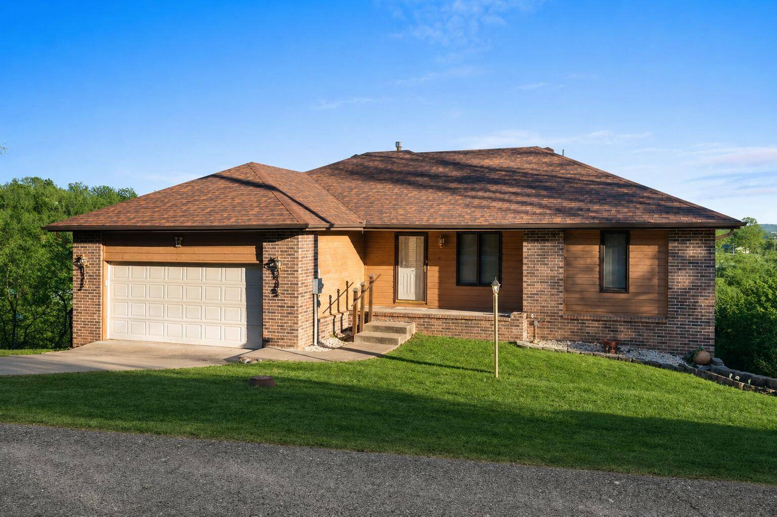 12 Longview DR, Kimberling City, MO 65686