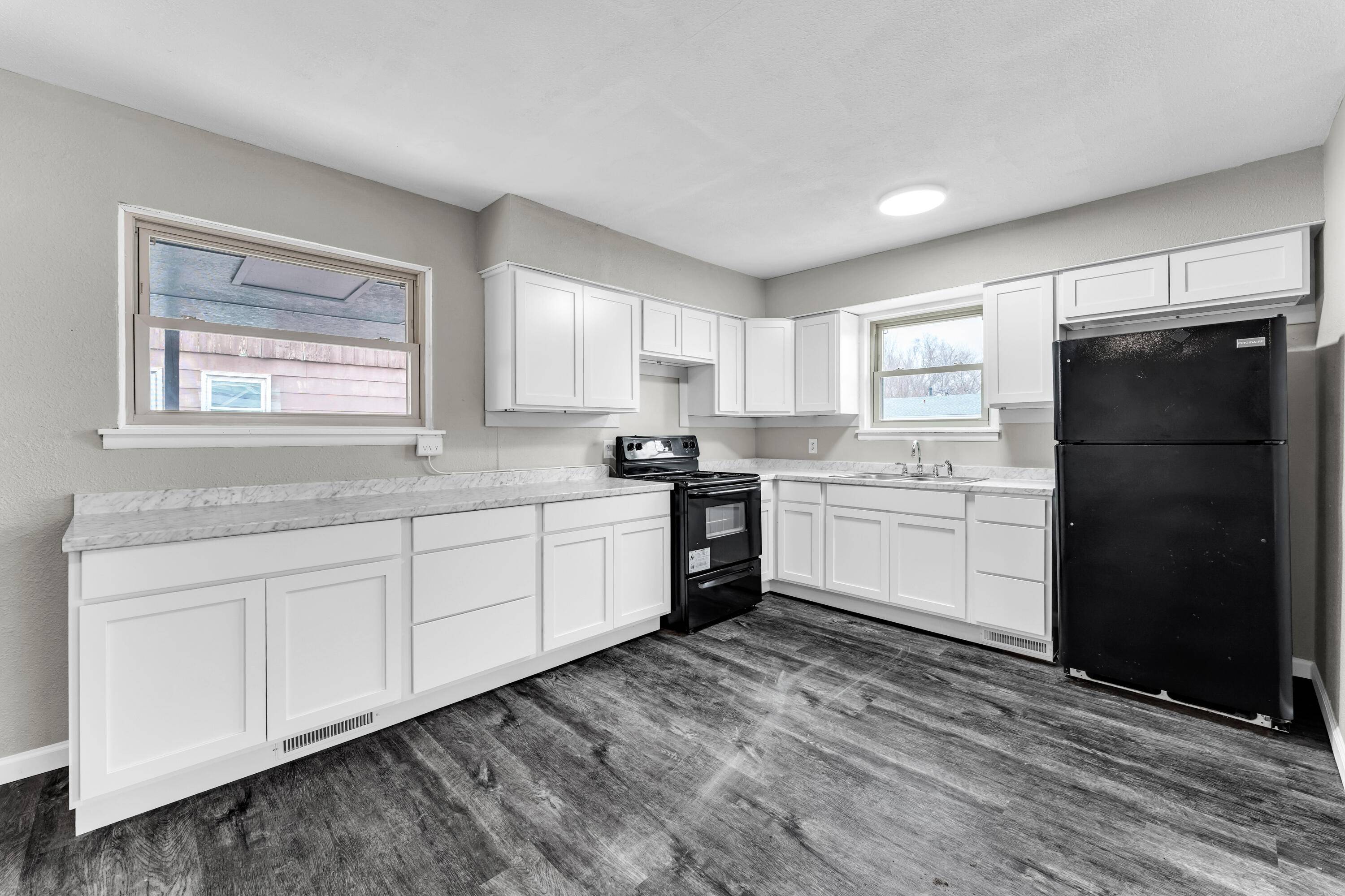 1500 W Hamilton ST, Springfield, MO 65802