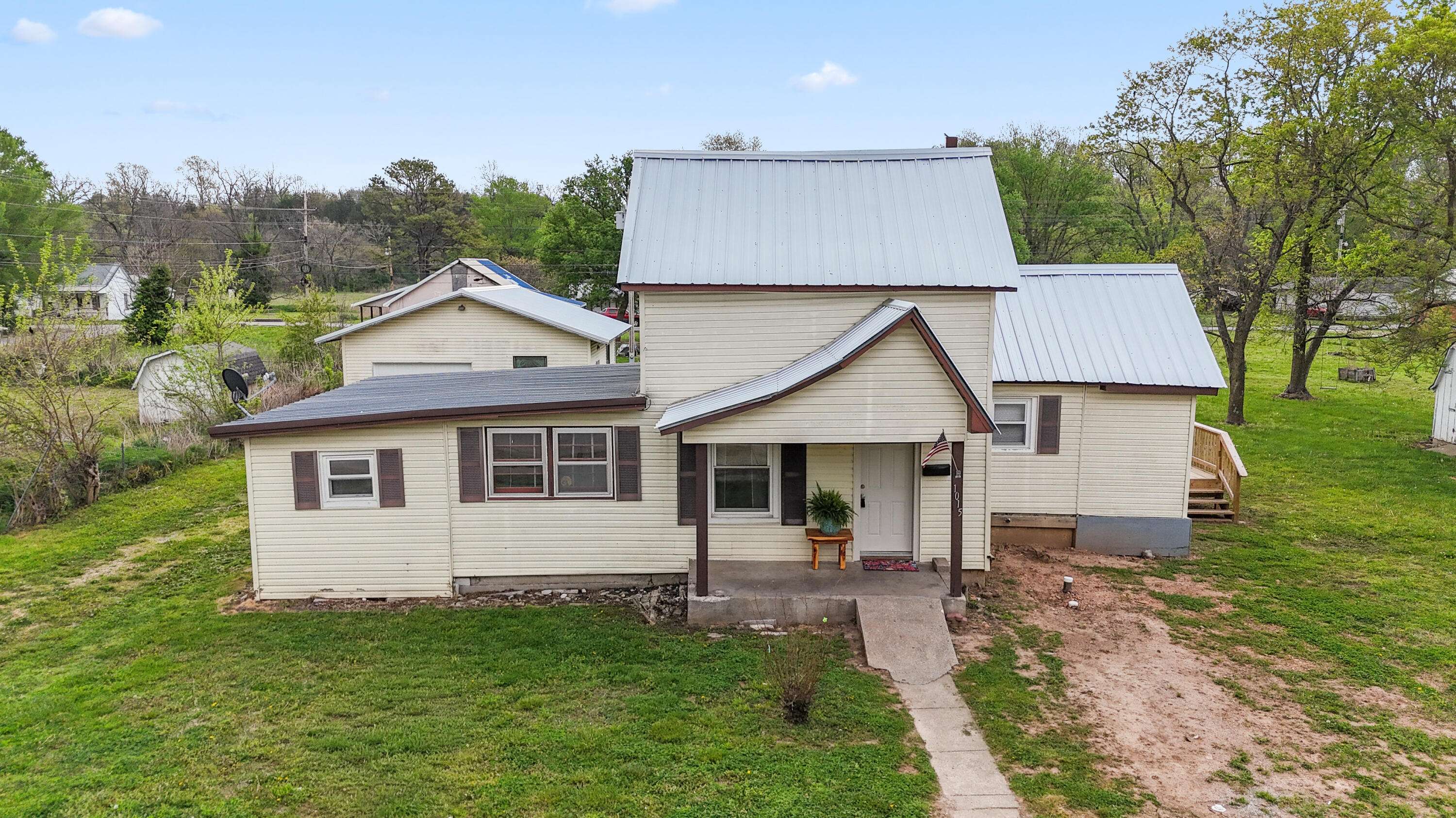 1015 Harold ST, Cassville, MO 65625