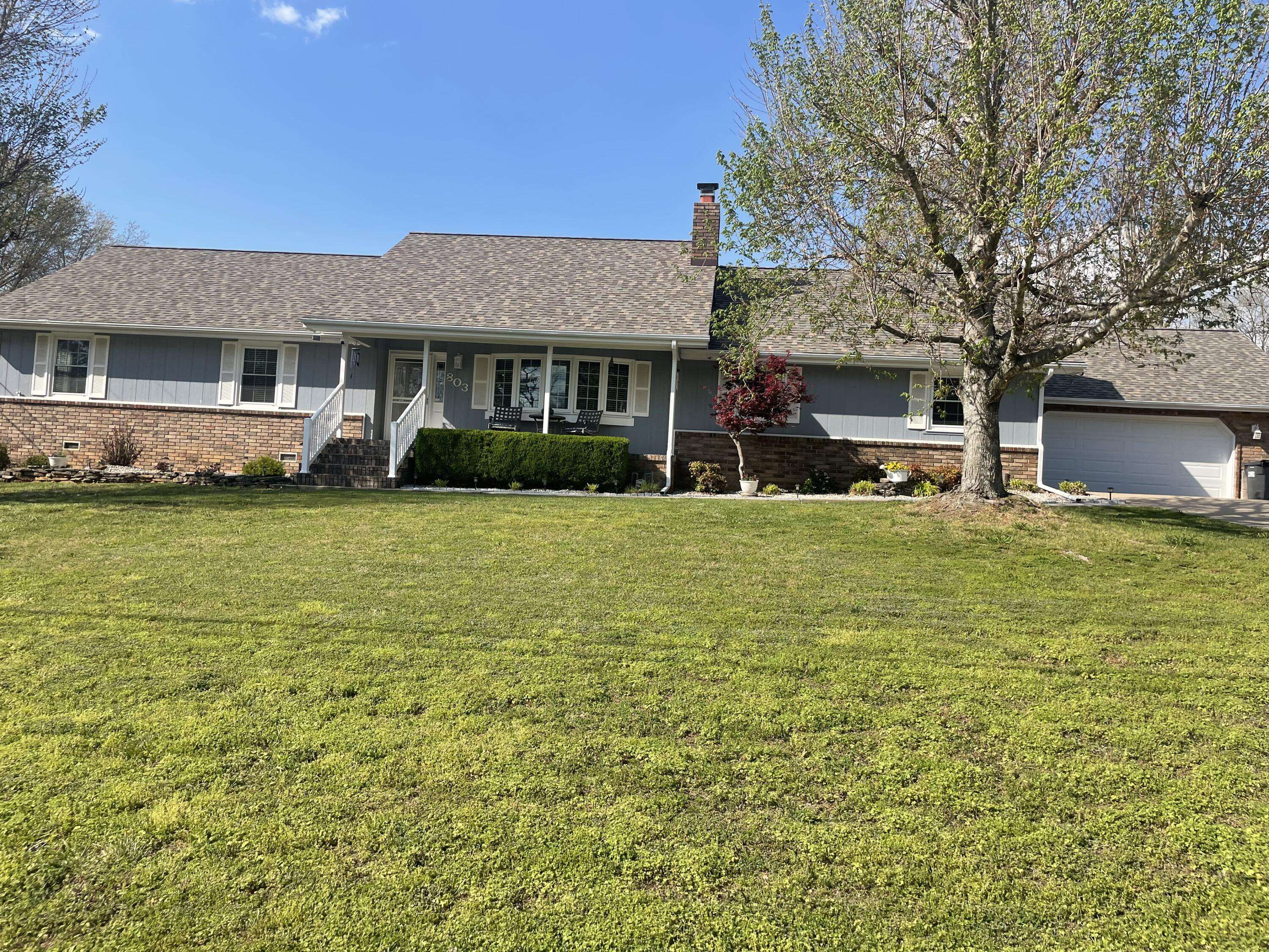 803 Hickory ST, Cassville, MO 65625