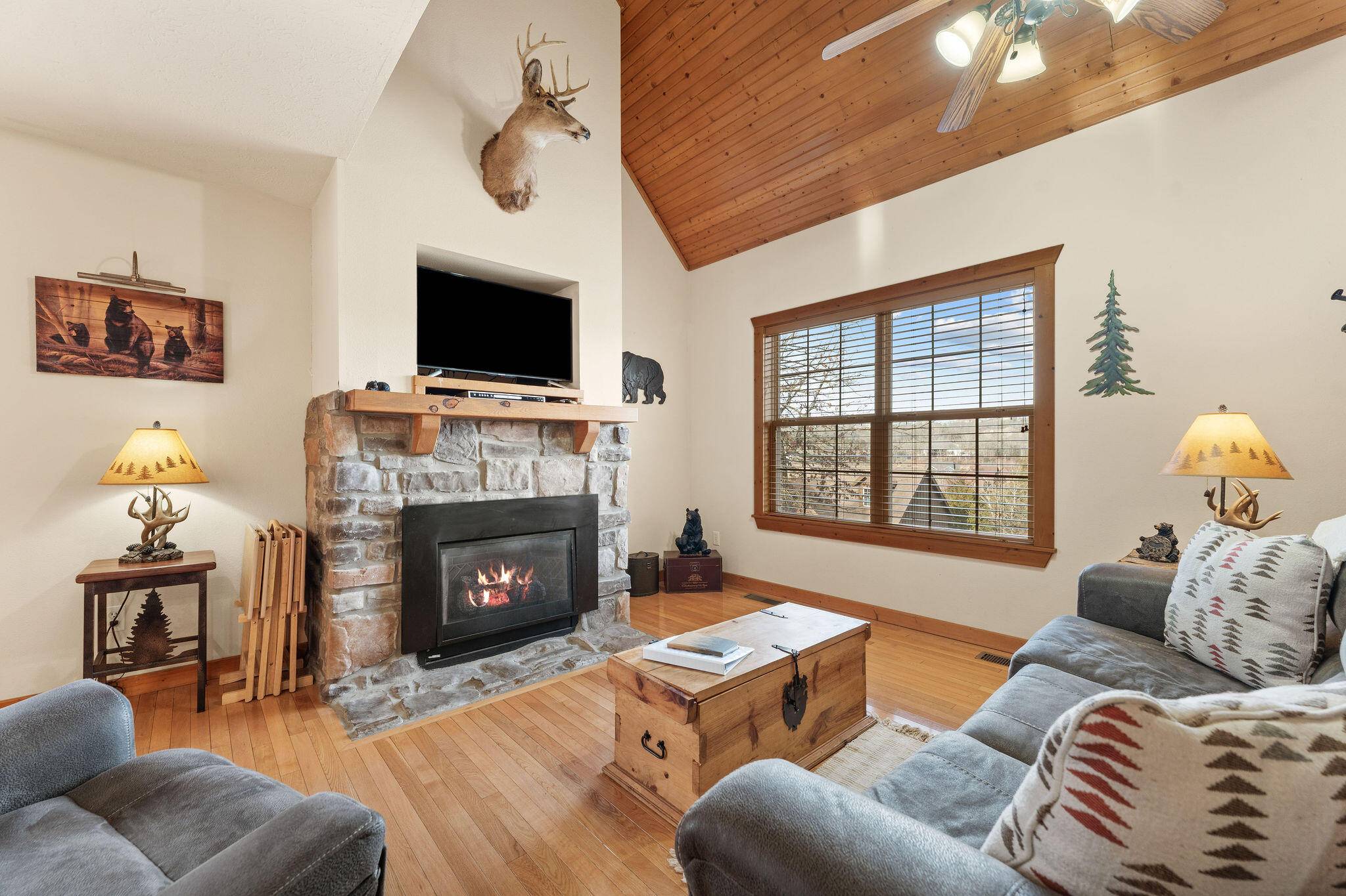 110 Bells AVE #95b, Branson West, MO 65737