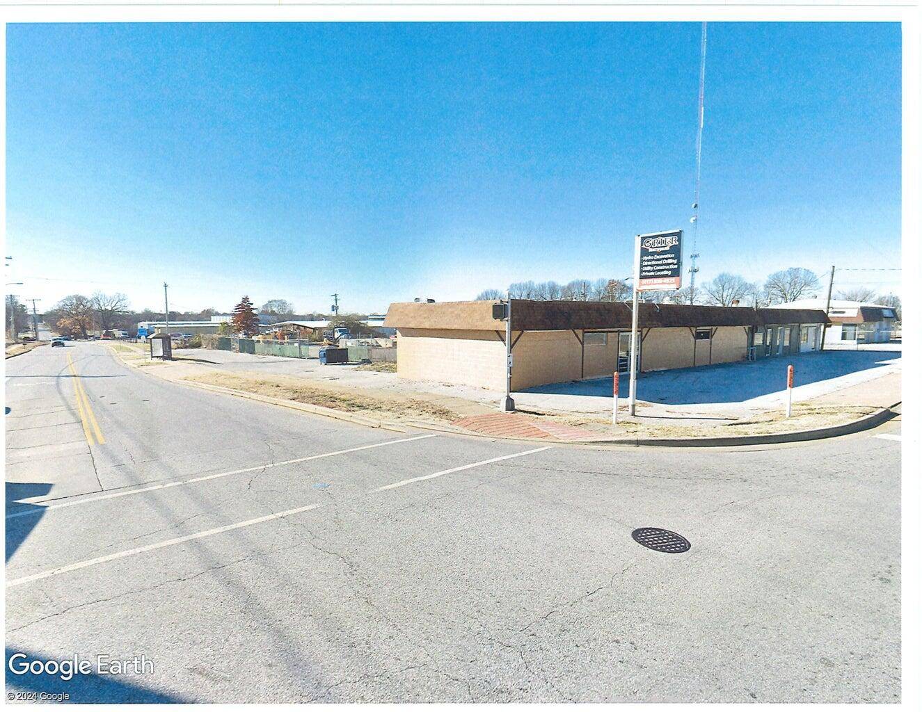 2754 E Division ST, Springfield, MO 65803