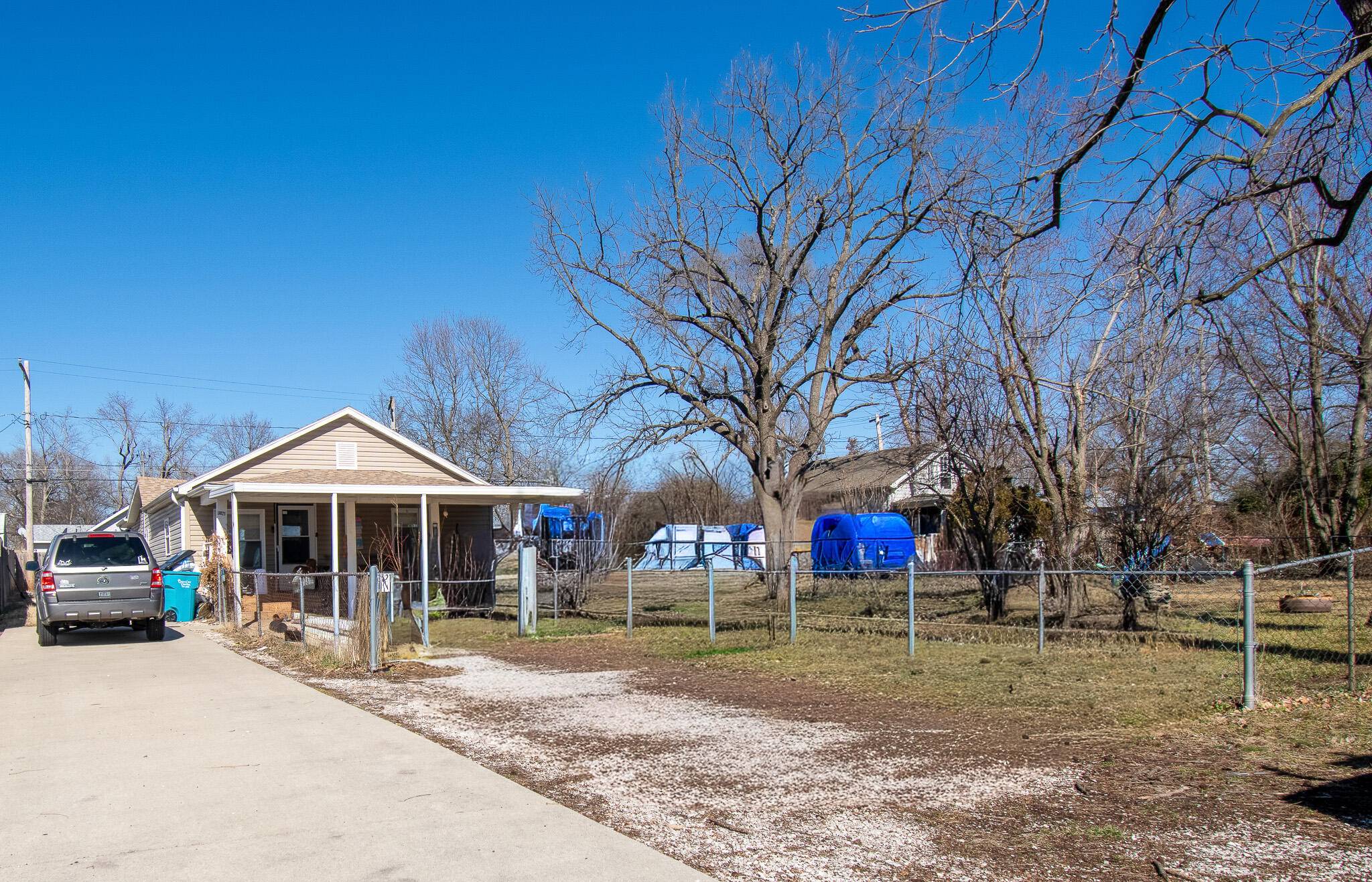 3021 W Olive ST, Springfield, MO 65802