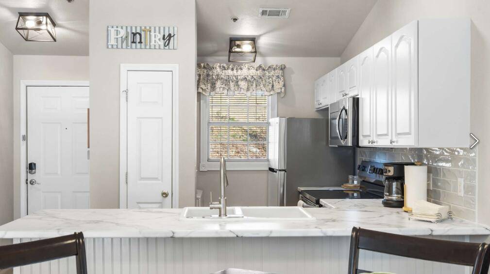 31 Golfshores DR #Apt 19, Branson, MO 65616