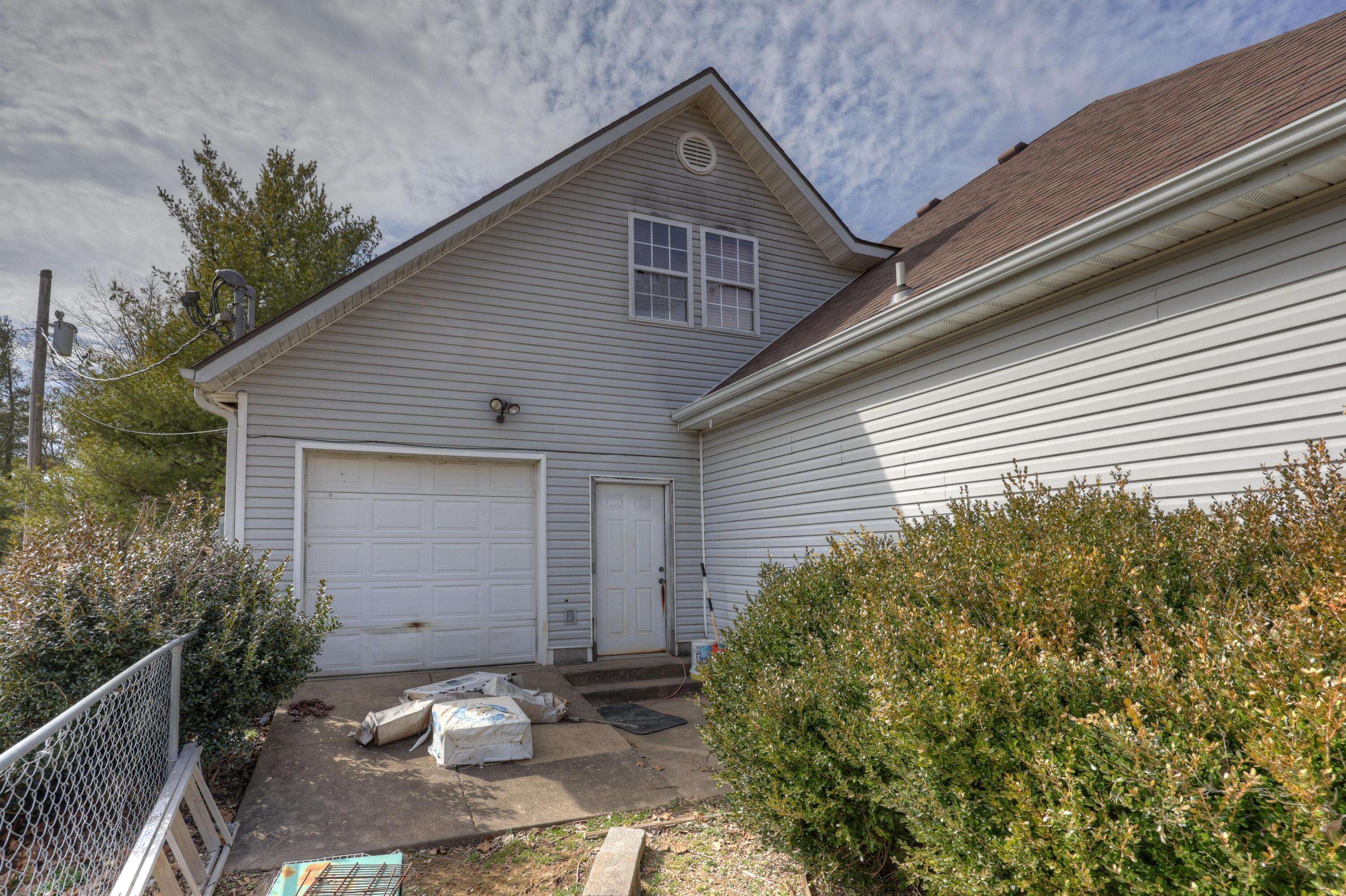 129 Riverview DR, Anderson, MO 64831