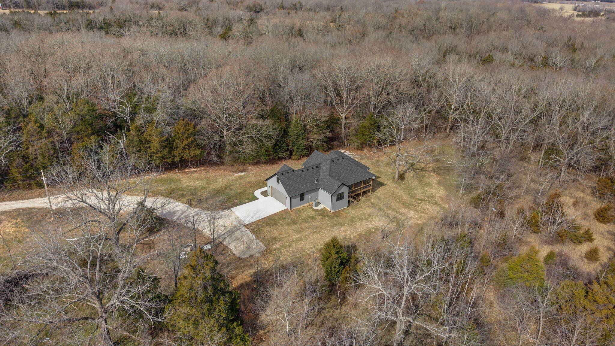 208 Danalia DR, Marshfield, MO 65706