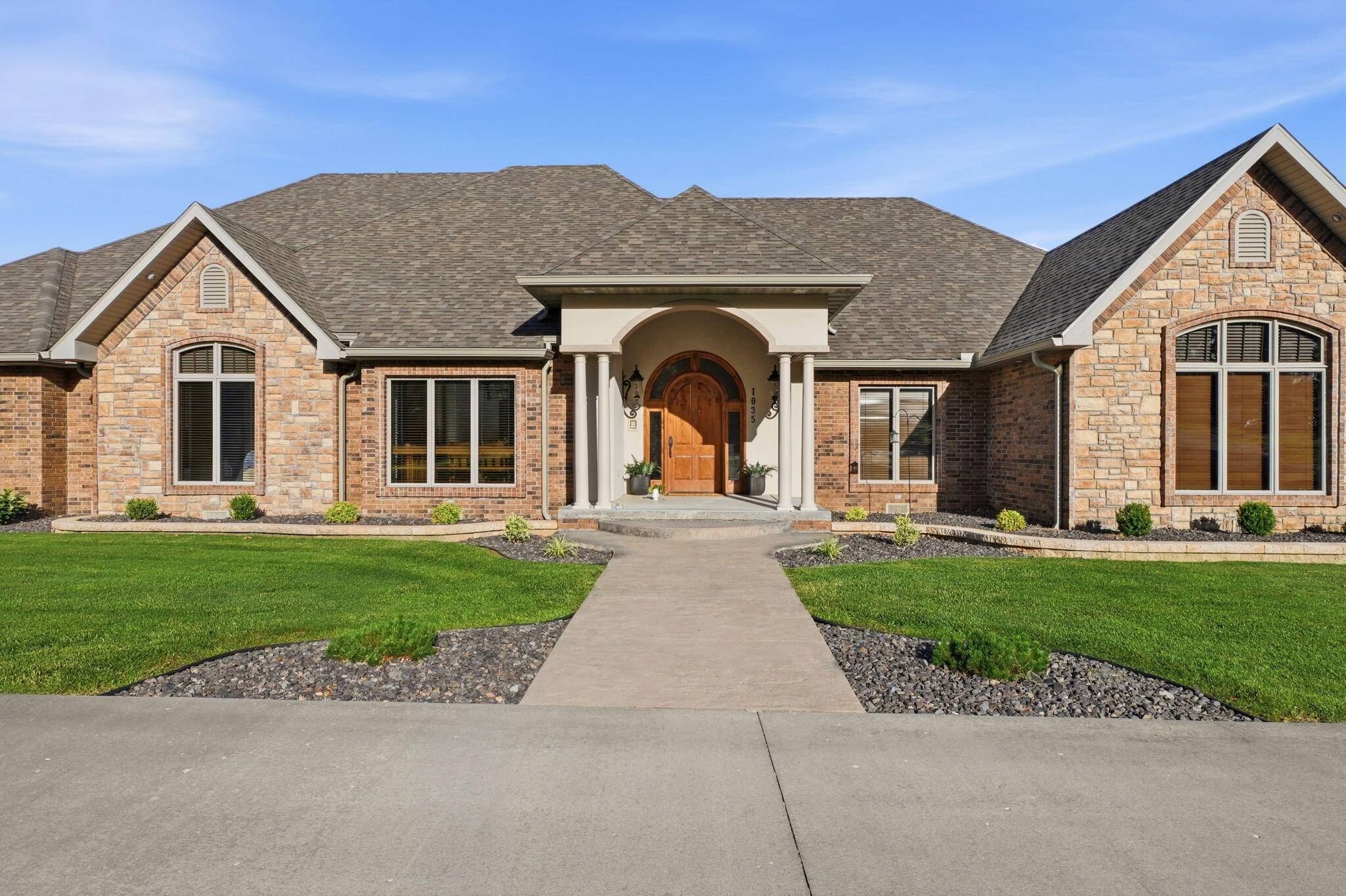 1035 N Oakland AVE, Bolivar, MO 65613