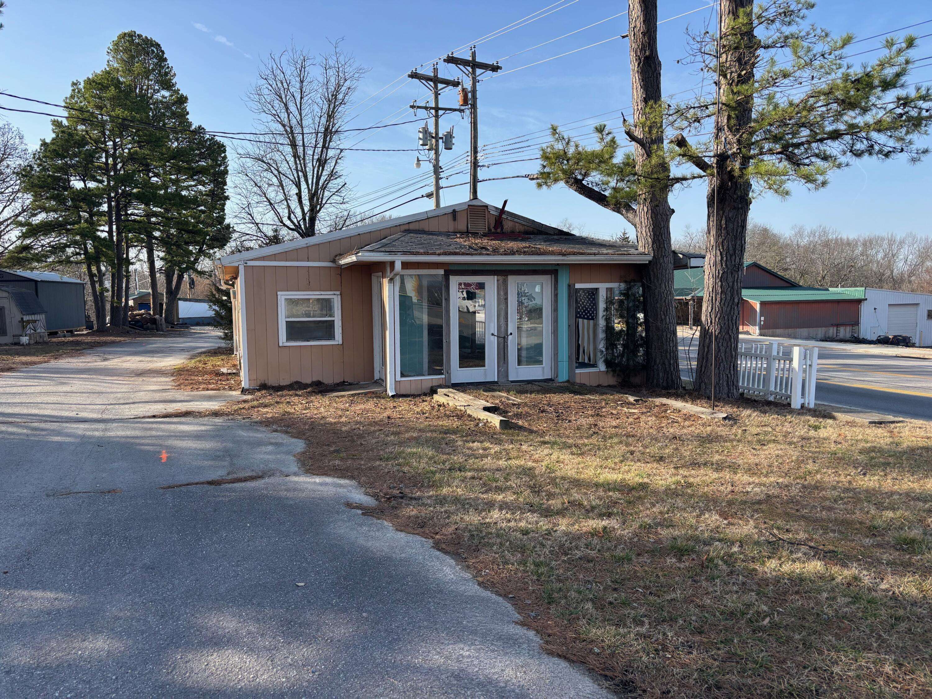 8835 E State Highway 76, Branson West, MO 65737