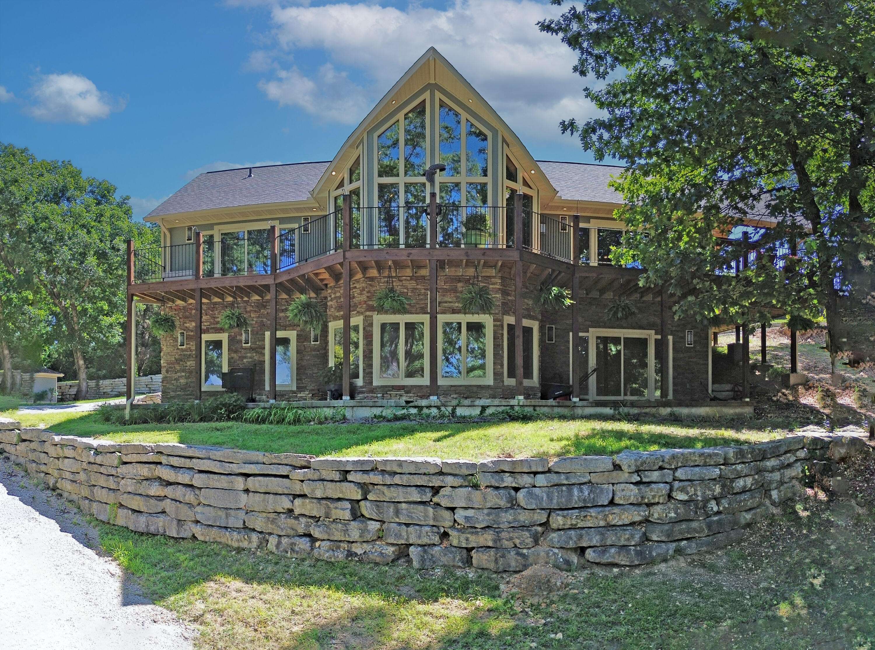 233 Sidehill DR, Ridgedale, MO 65739