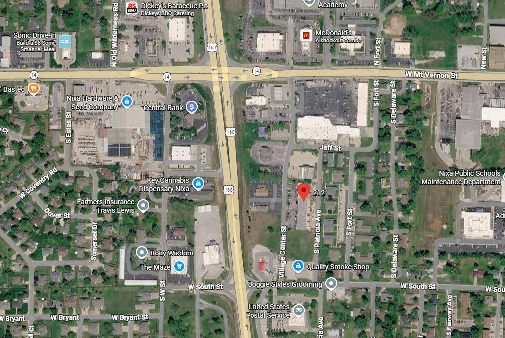 216 S Village Center ST #Cd, Nixa, MO 65714