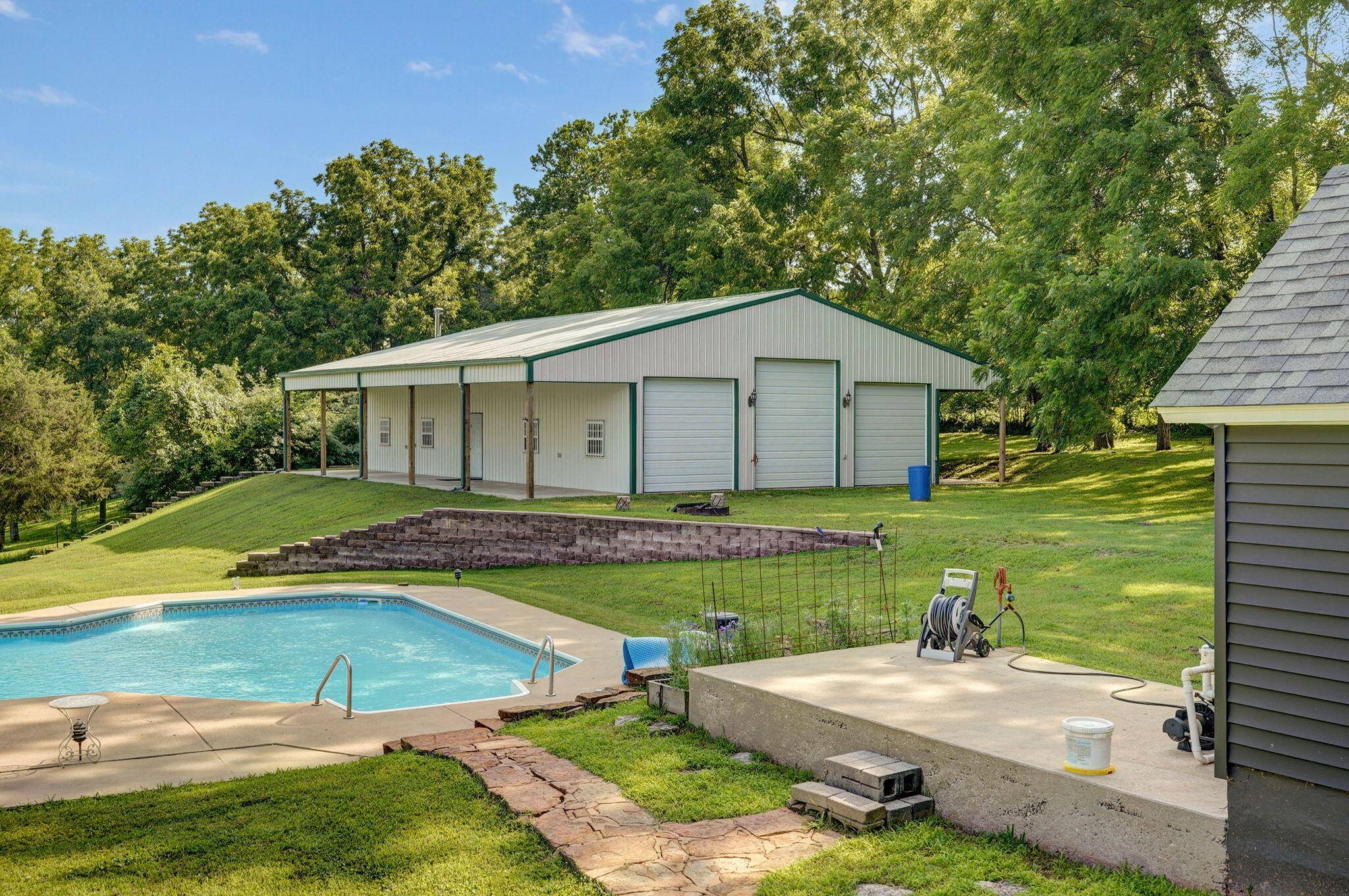 3060 W Ellison DR, Springfield, MO 65810