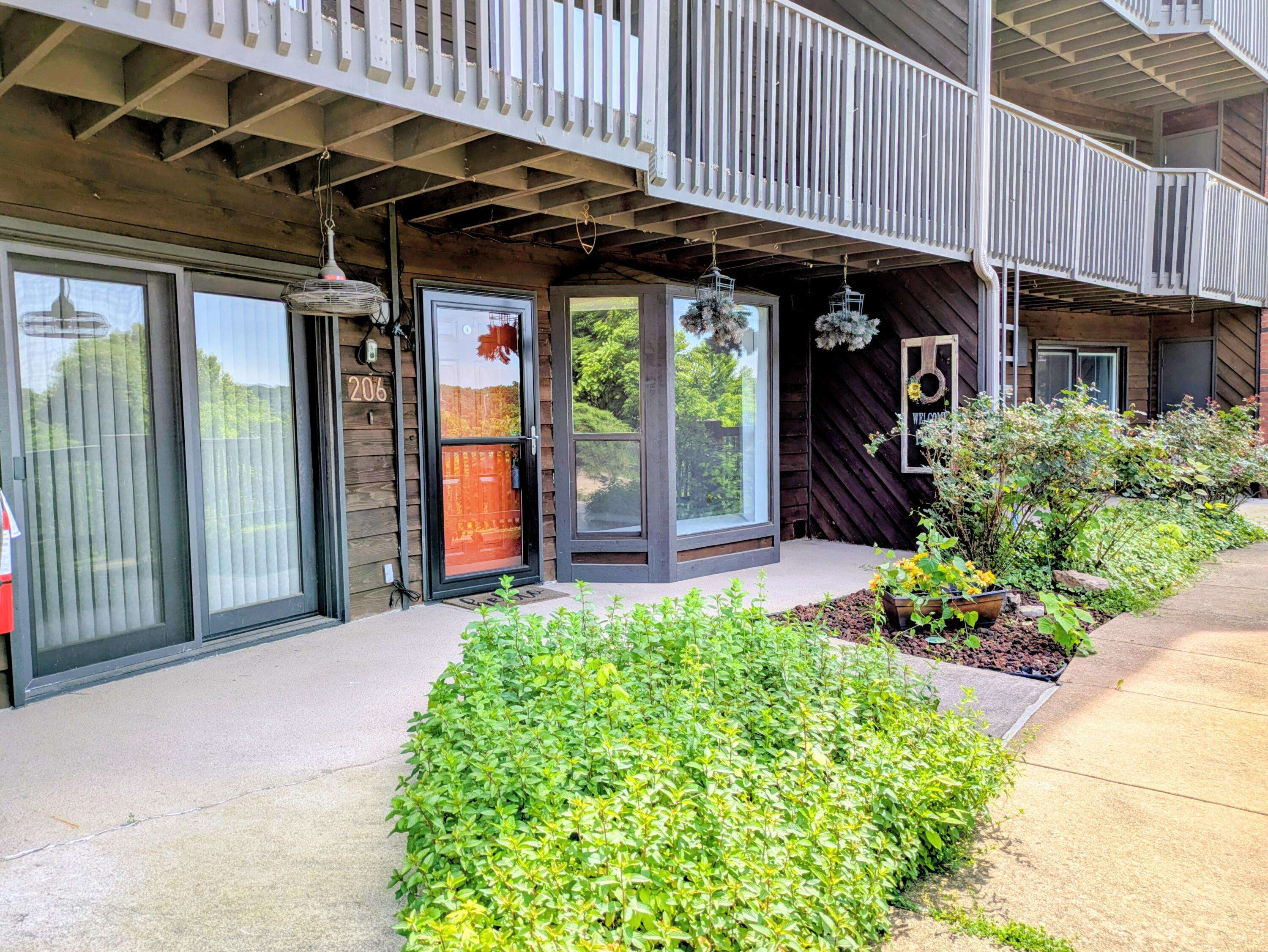 150 Sunken Forest Dr.  8-206, Forsyth, MO 65653
