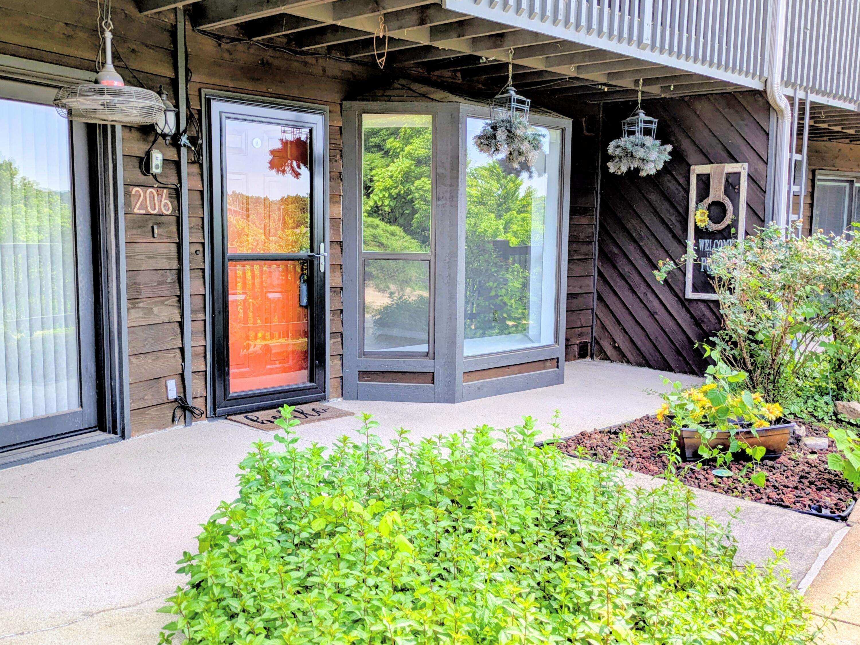 150 Sunken Forest Dr.  8-206, Forsyth, MO 65653