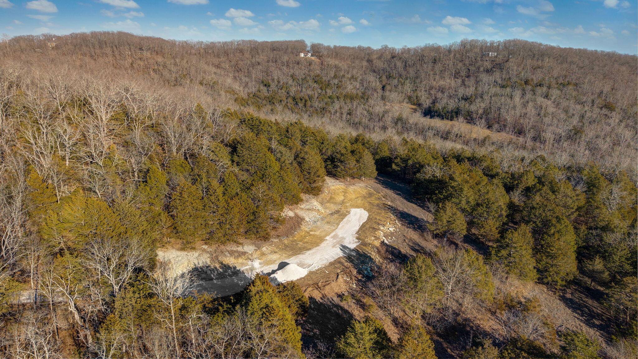 000 Rr Center RD, Ozark, MO 65721