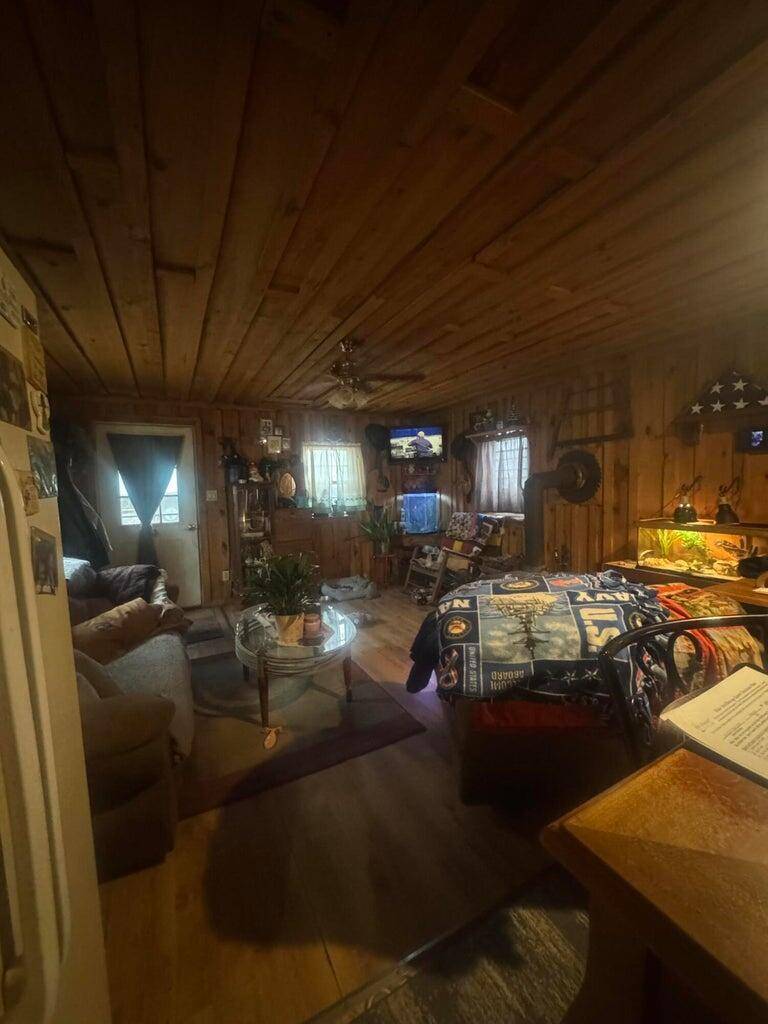 3179 Goff Ridge RD, Pineville, MO 64856