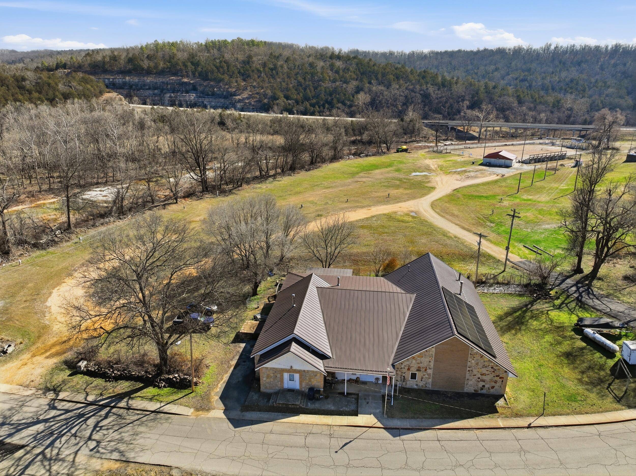 190 W Main ST, Gainesville, MO 65655
